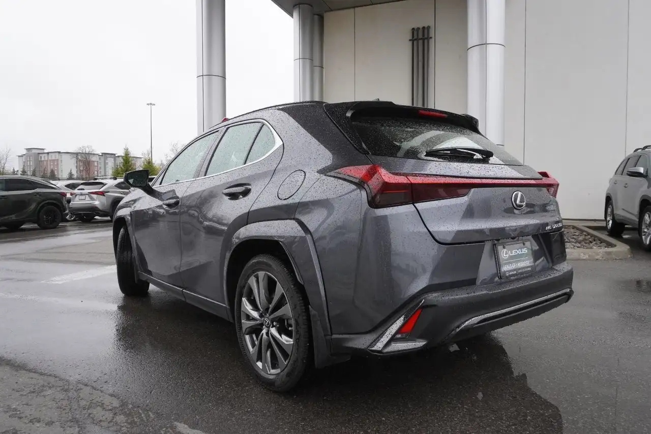 Lexus UX photo Lexus UX