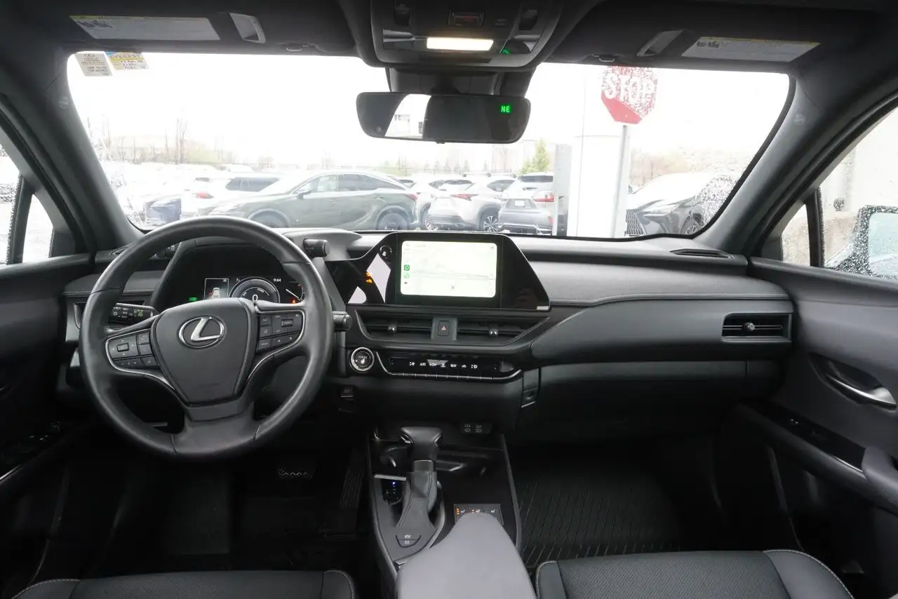 Lexus UX photo Lexus UX