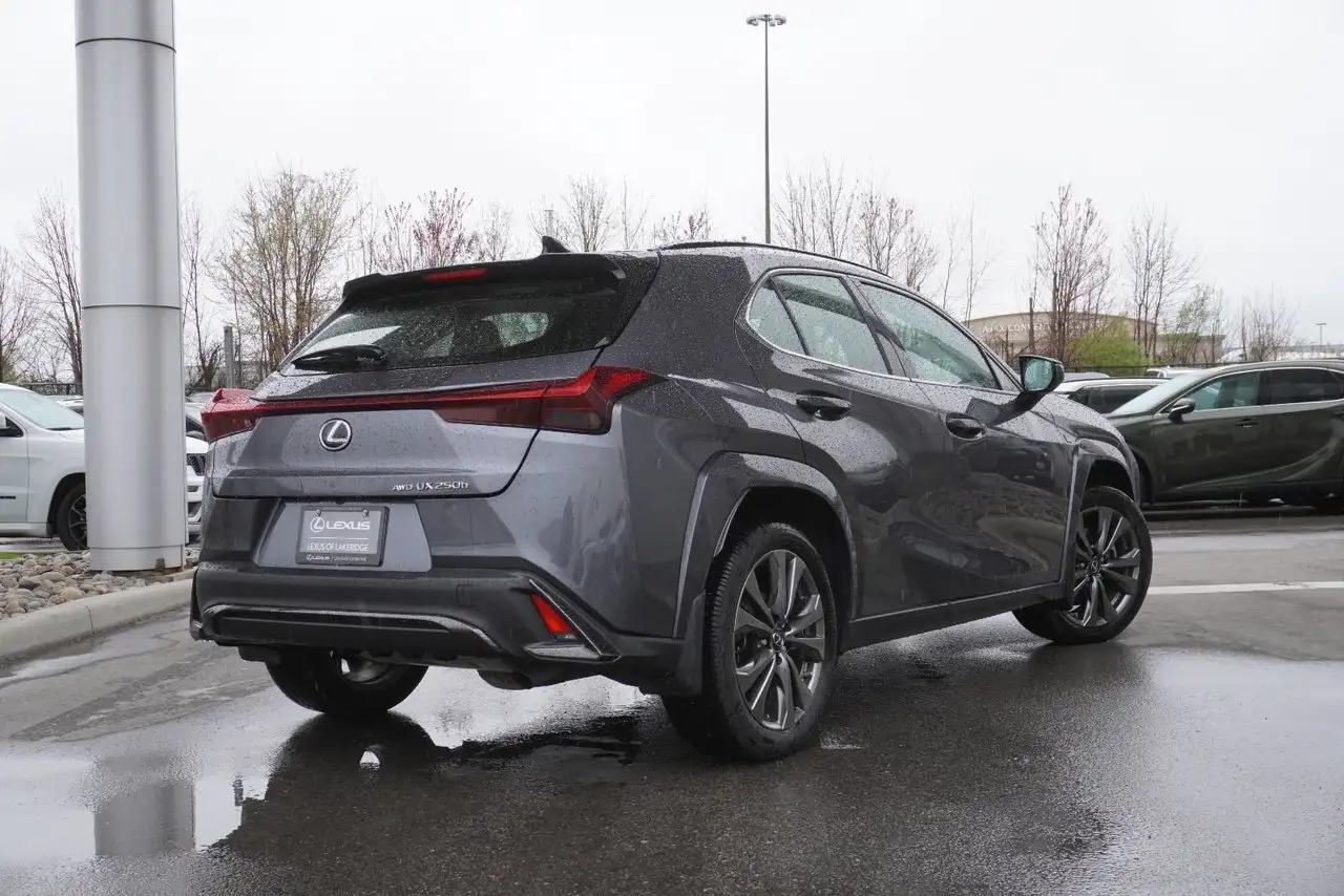Lexus UX photo Lexus UX