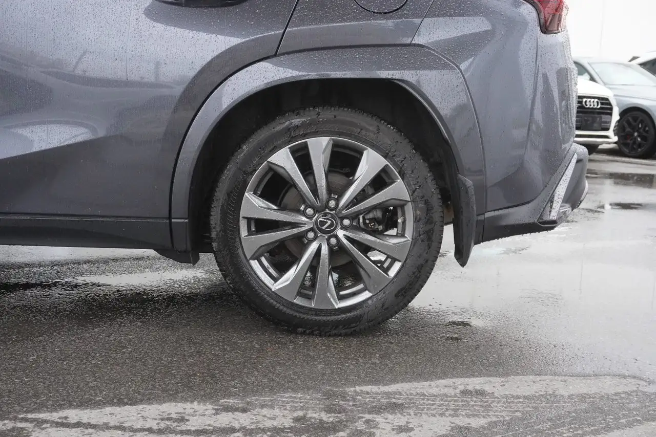 Lexus UX photo Lexus UX