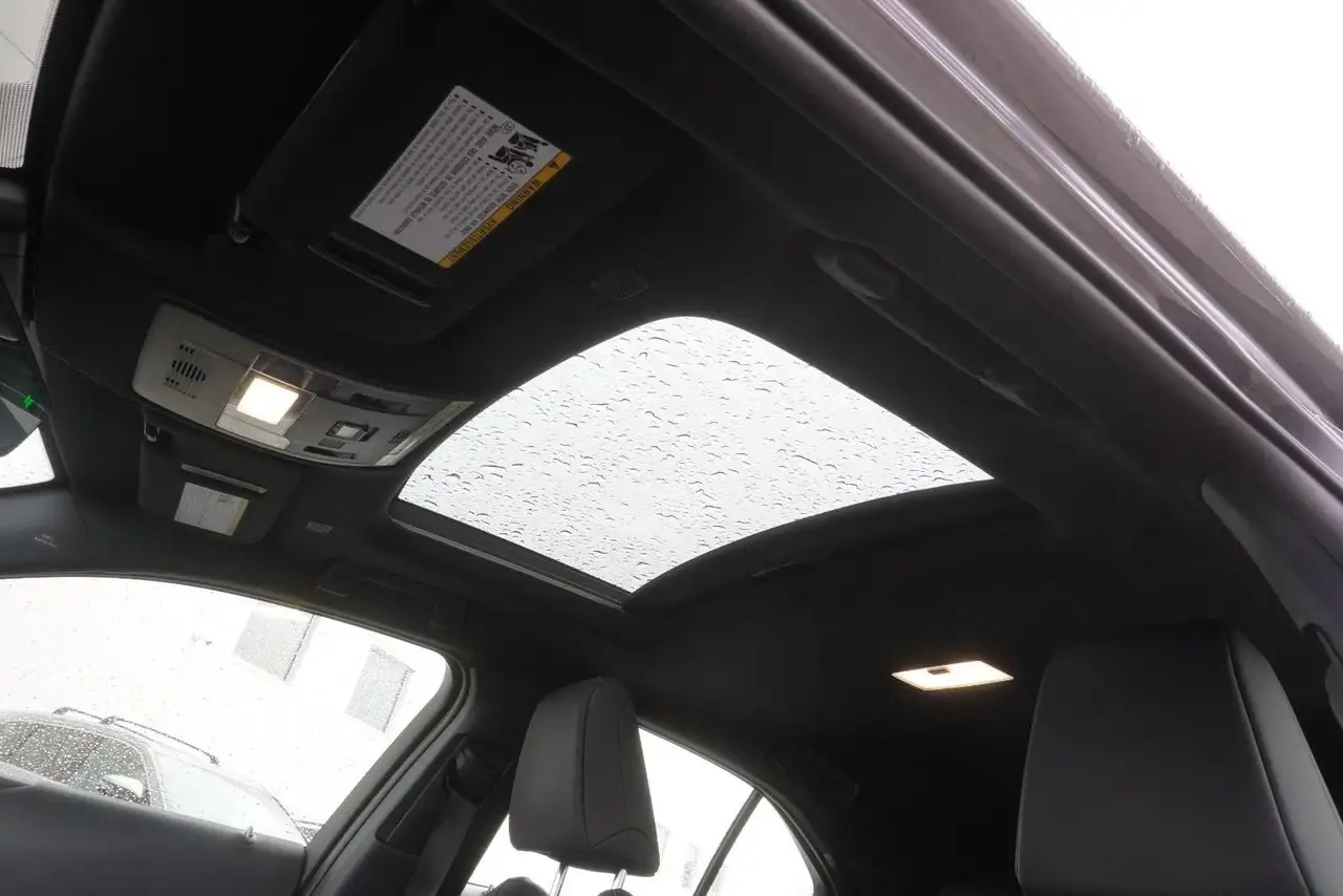Lexus UX photo Lexus UX