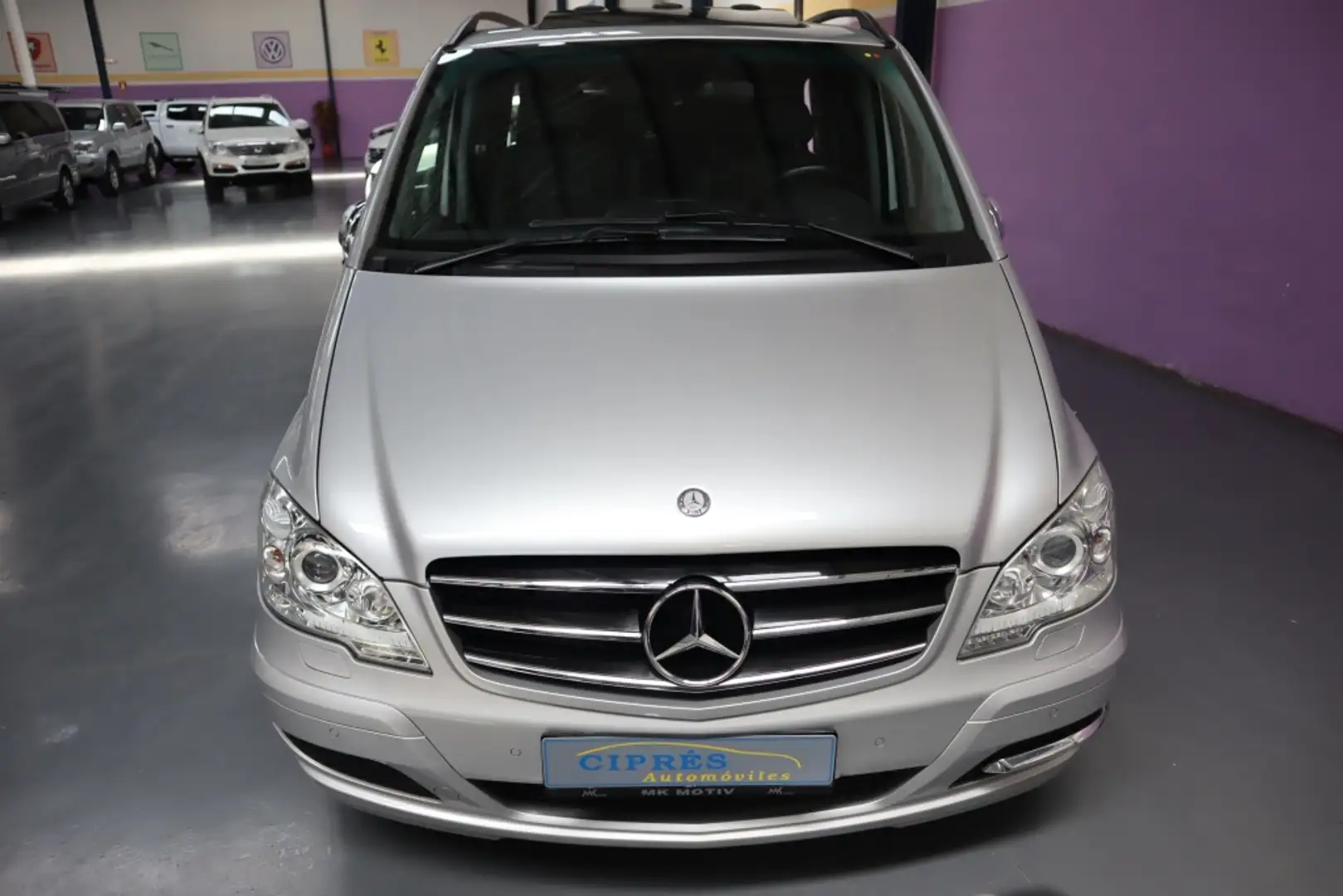 Mercedes-Benz Viano 3.0CDI Avantgarde Grand Ed. Compacto Aut. Argent - 2