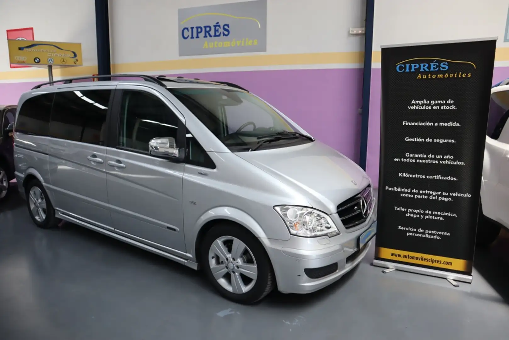 Mercedes-Benz Viano 3.0CDI Avantgarde Grand Ed. Compacto Aut. Argent - 1