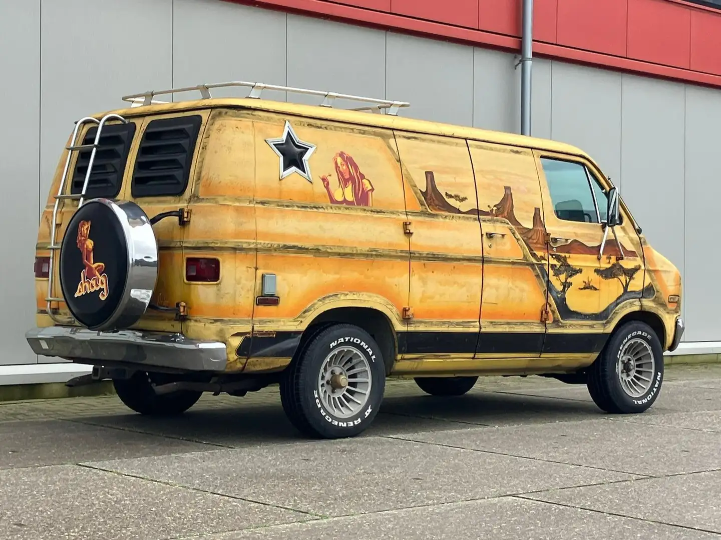 Dodge RAM B200 Jaune - 1