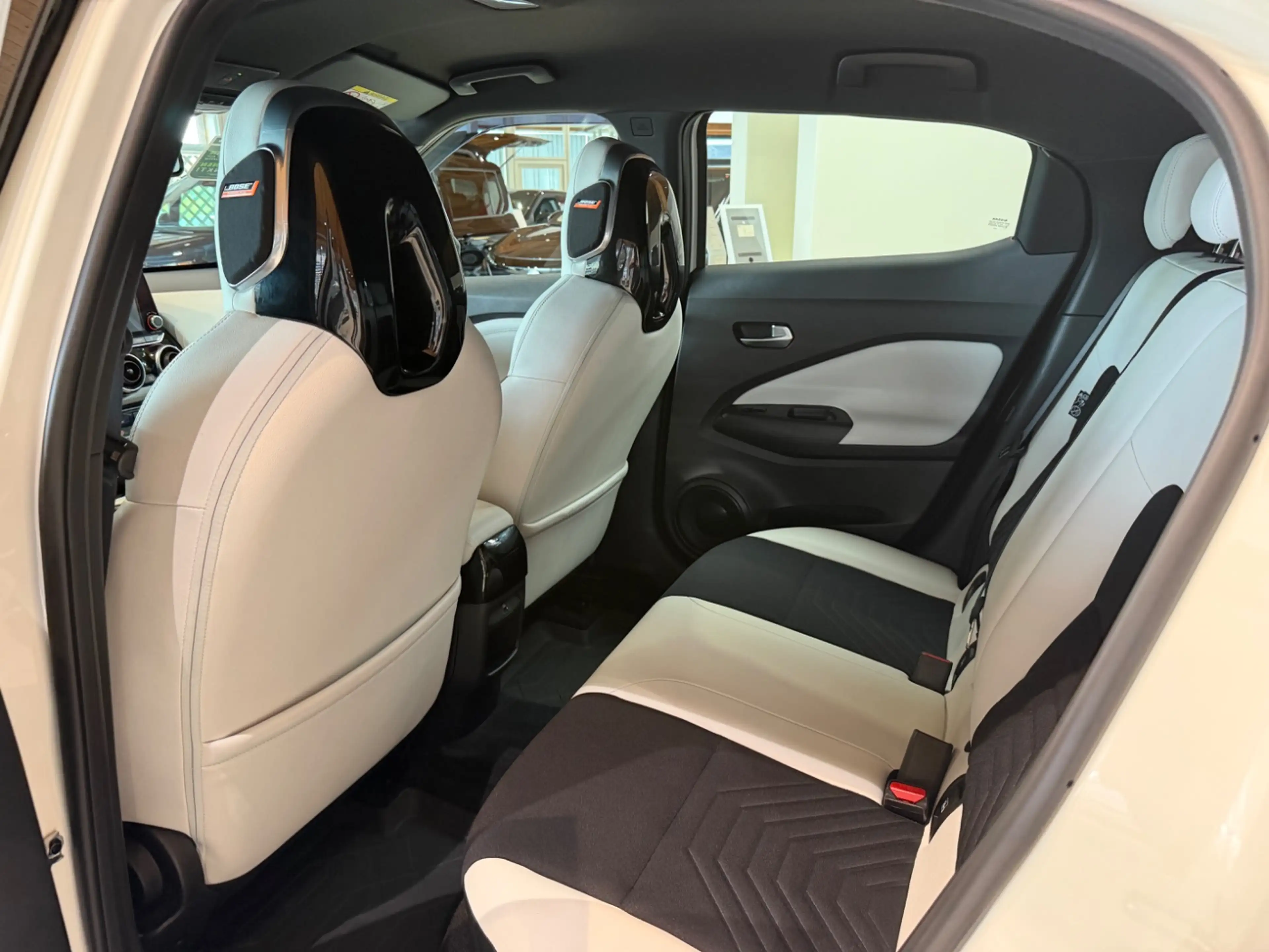 Nissan Juke 1.6 N-Design Alcantara+LED+SHZ+Winterp.+LM — photo 18