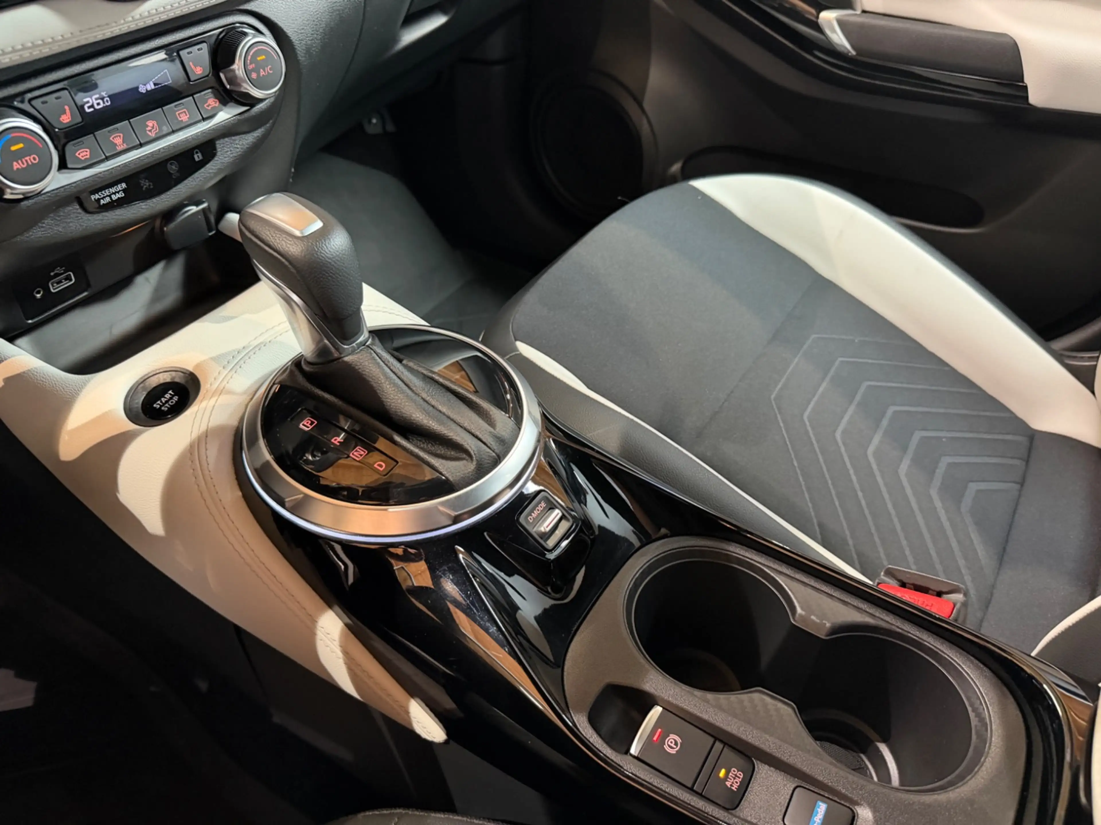 Nissan Juke 1.6 N-Design Alcantara+LED+SHZ+Winterp.+LM — photo 26