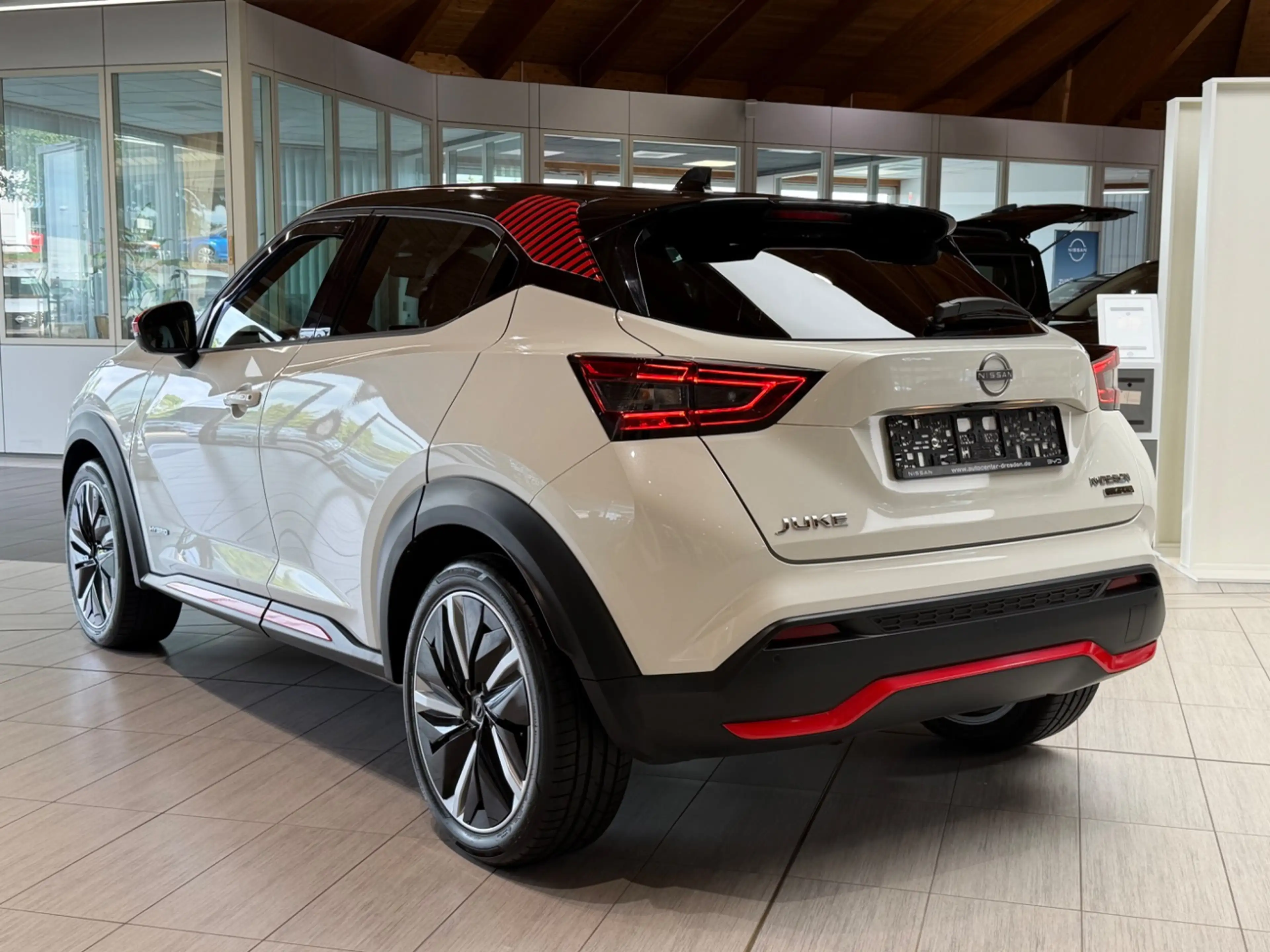 Nissan Juke 1.6 N-Design Alcantara+LED+SHZ+Winterp.+LM — photo 11