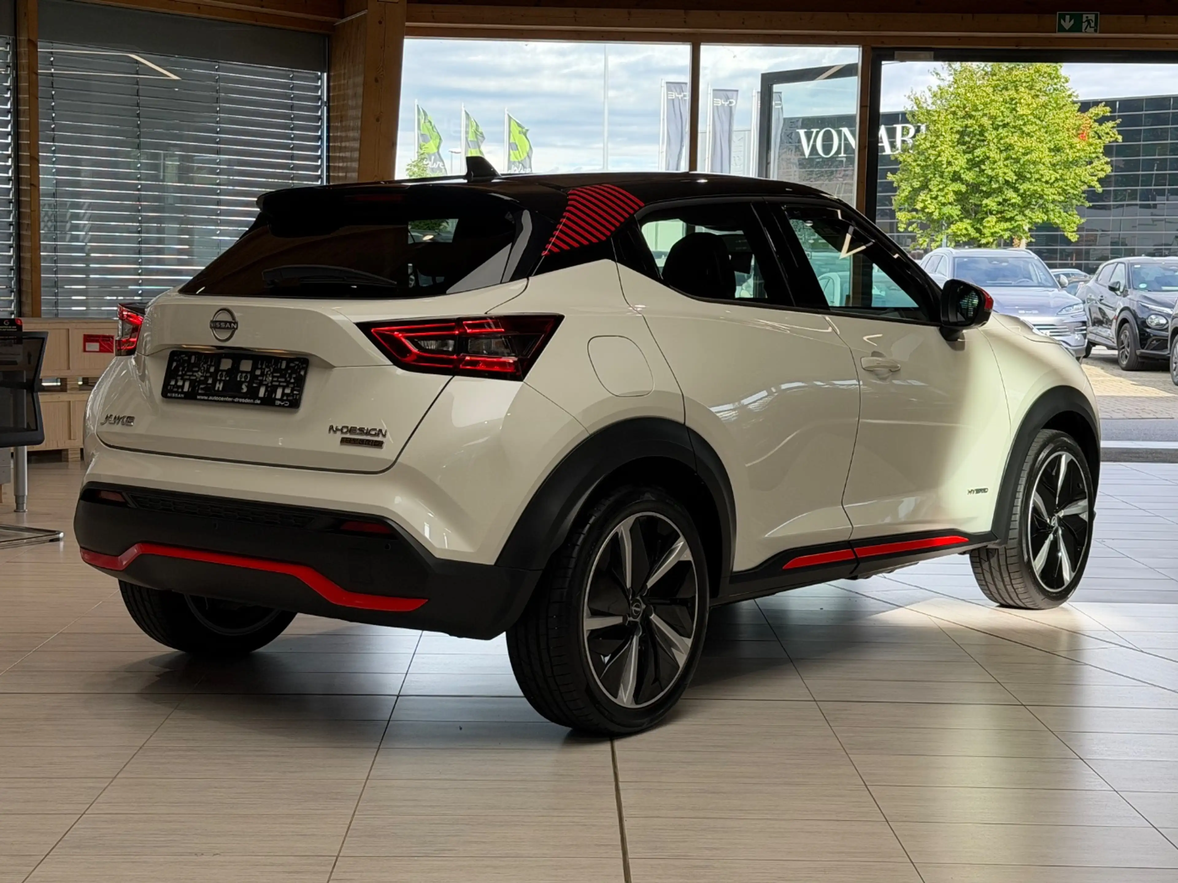 Nissan Juke 1.6 N-Design Alcantara+LED+SHZ+Winterp.+LM — photo 8