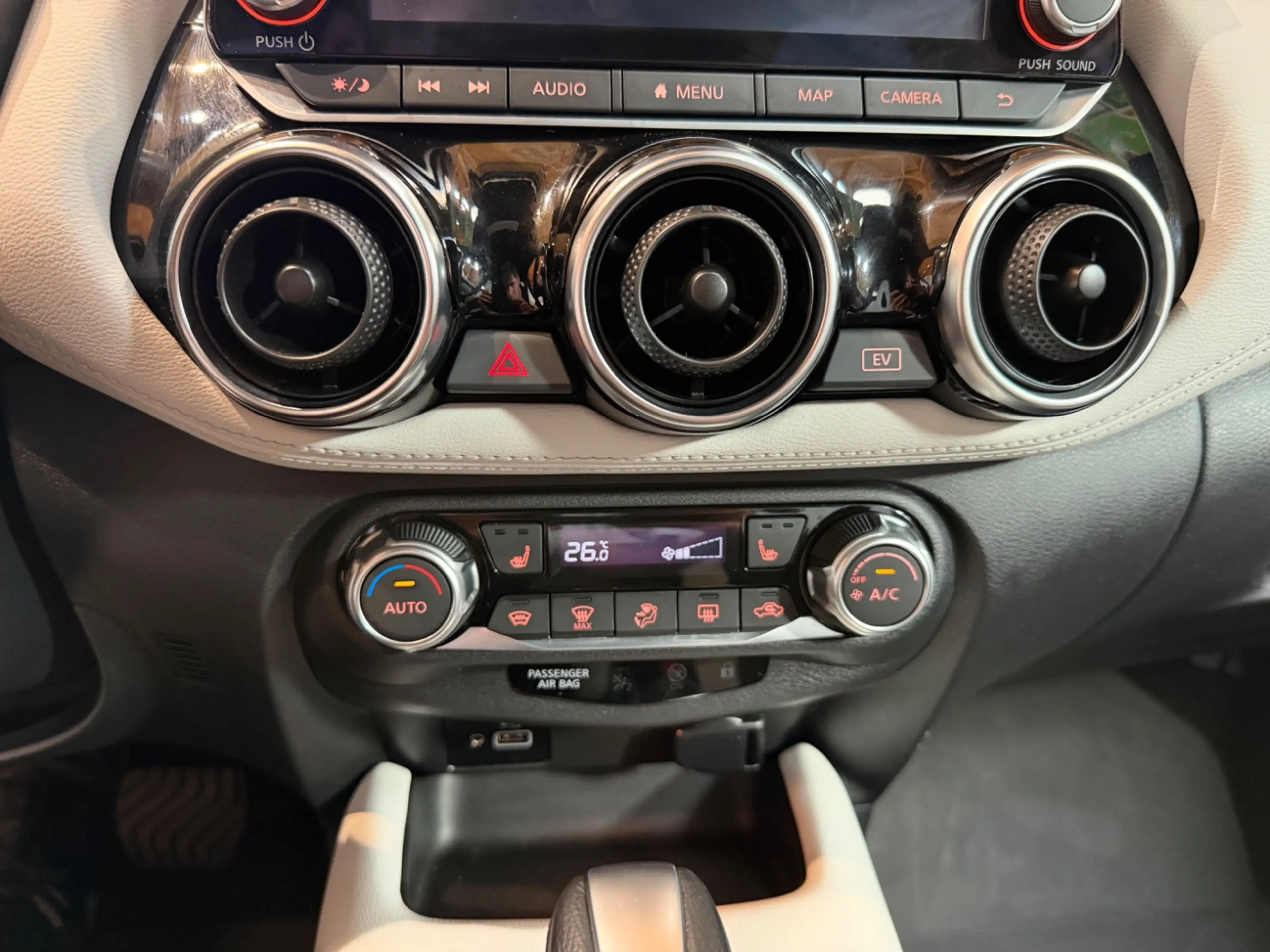 Nissan Juke 1.6 N-Design Alcantara+LED+SHZ+Winterp.+LM — photo 25