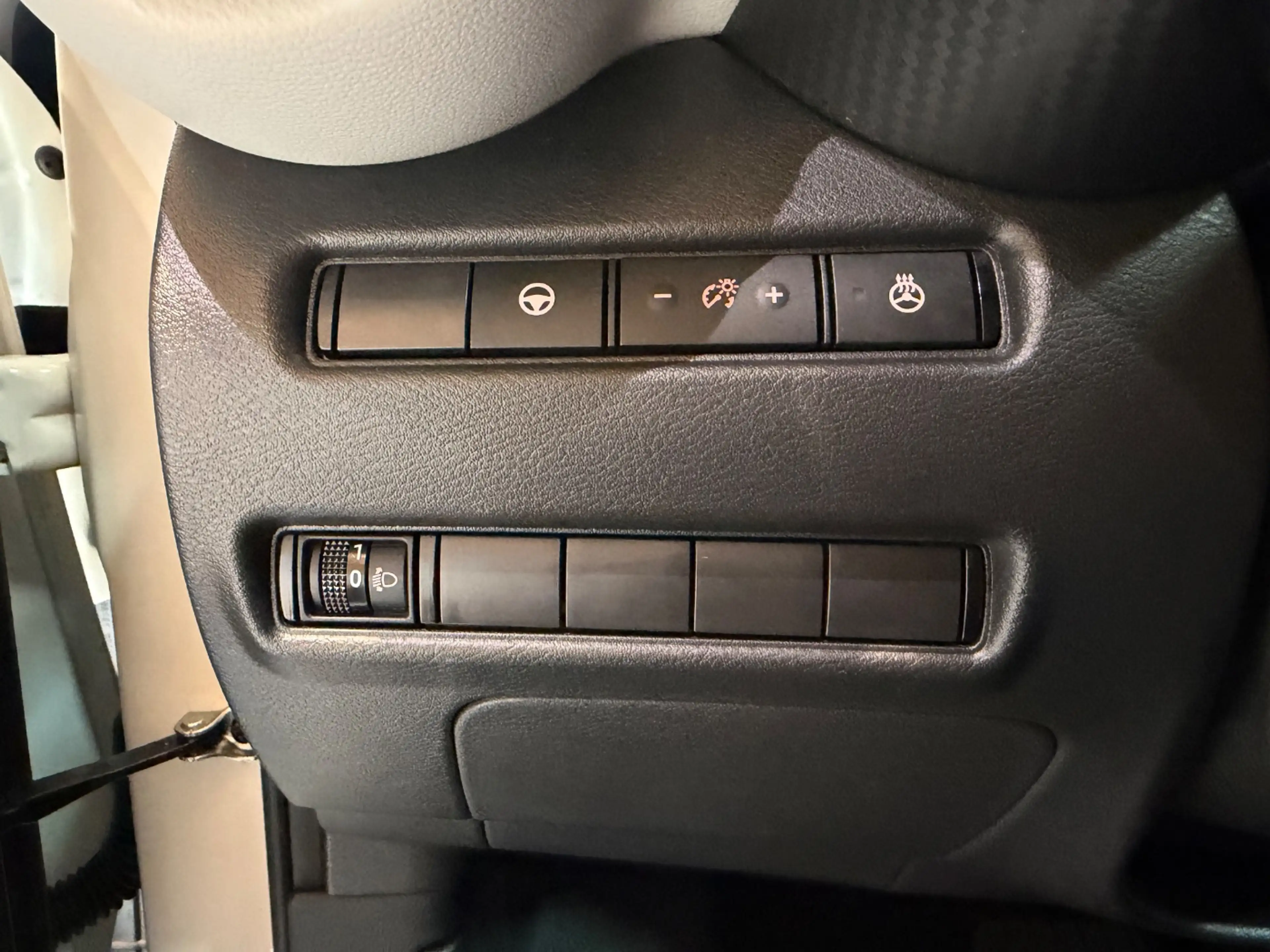 Nissan Juke 1.6 N-Design Alcantara+LED+SHZ+Winterp.+LM — photo 29