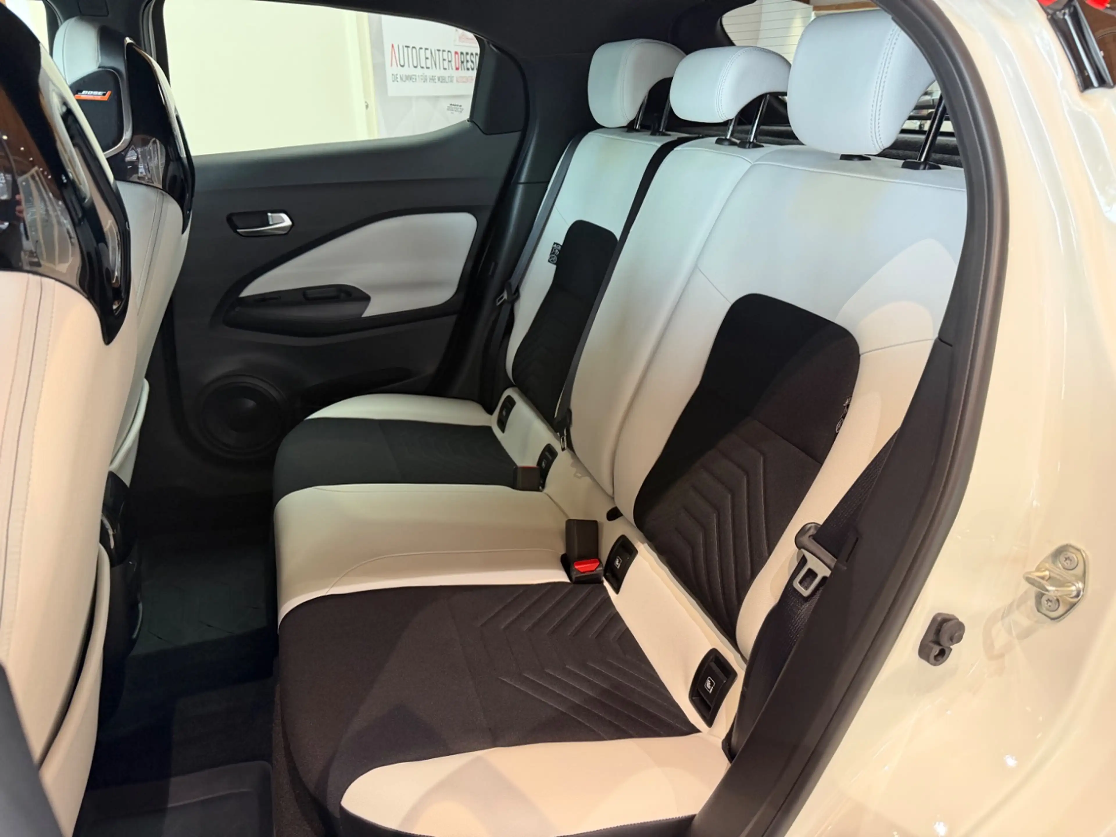 Nissan Juke 1.6 N-Design Alcantara+LED+SHZ+Winterp.+LM — photo 19