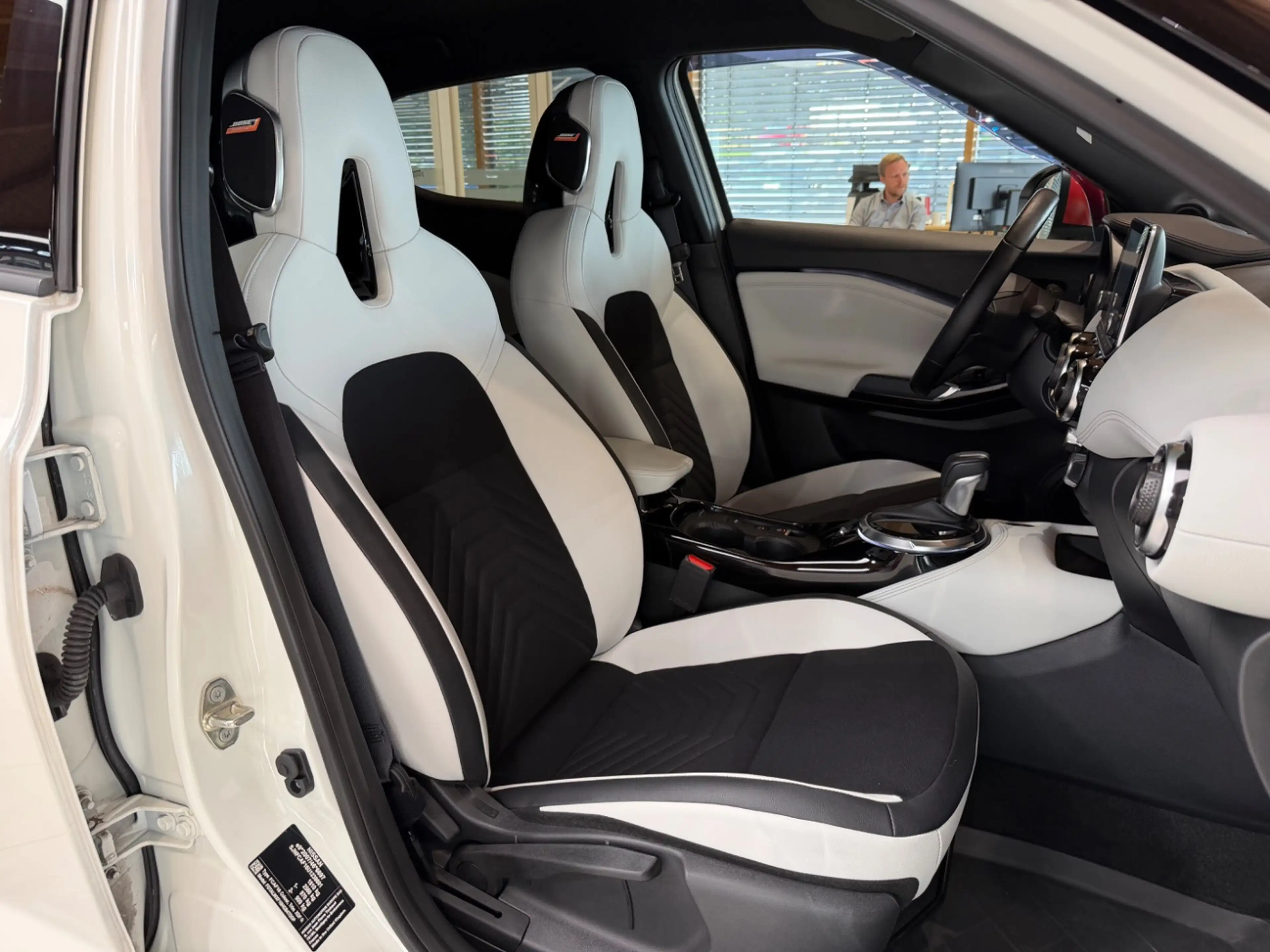 Nissan Juke 1.6 N-Design Alcantara+LED+SHZ+Winterp.+LM — photo 15