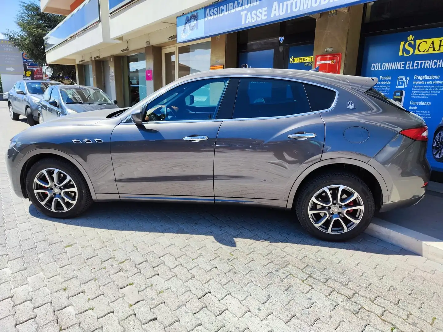 Maserati Levante Levante 3.0 V6 250cv auto Grigio - 2