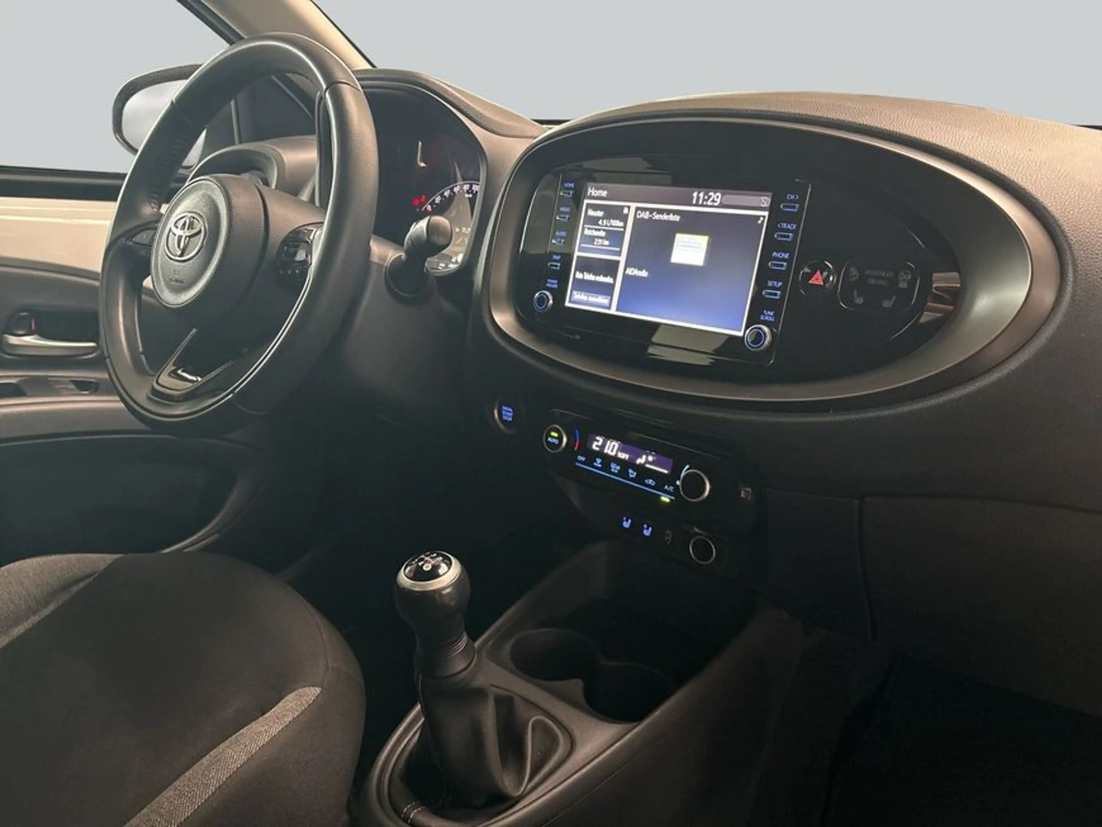 Toyota Aygo X X Play — photo 15