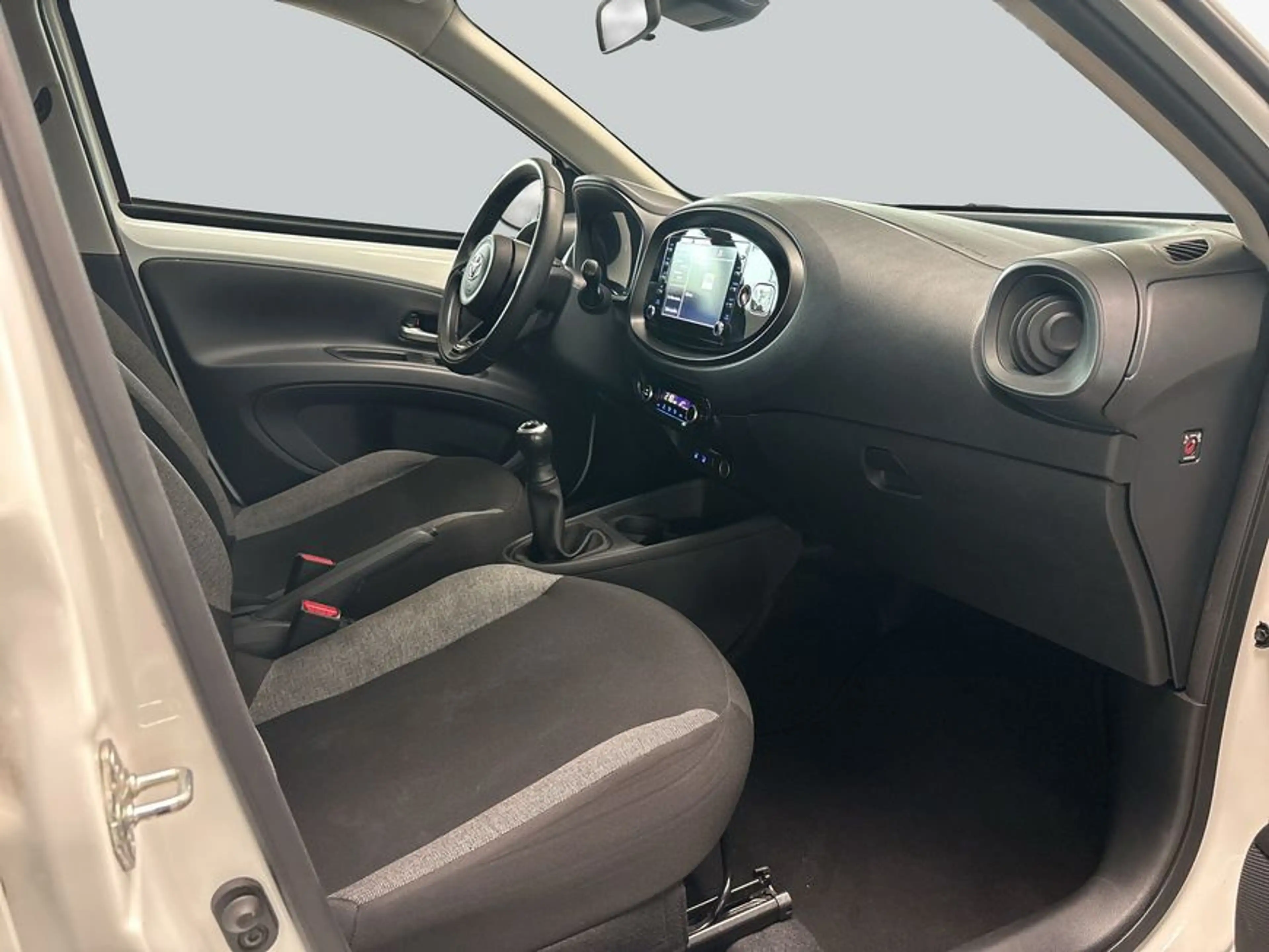 Toyota Aygo X X Play — photo 12