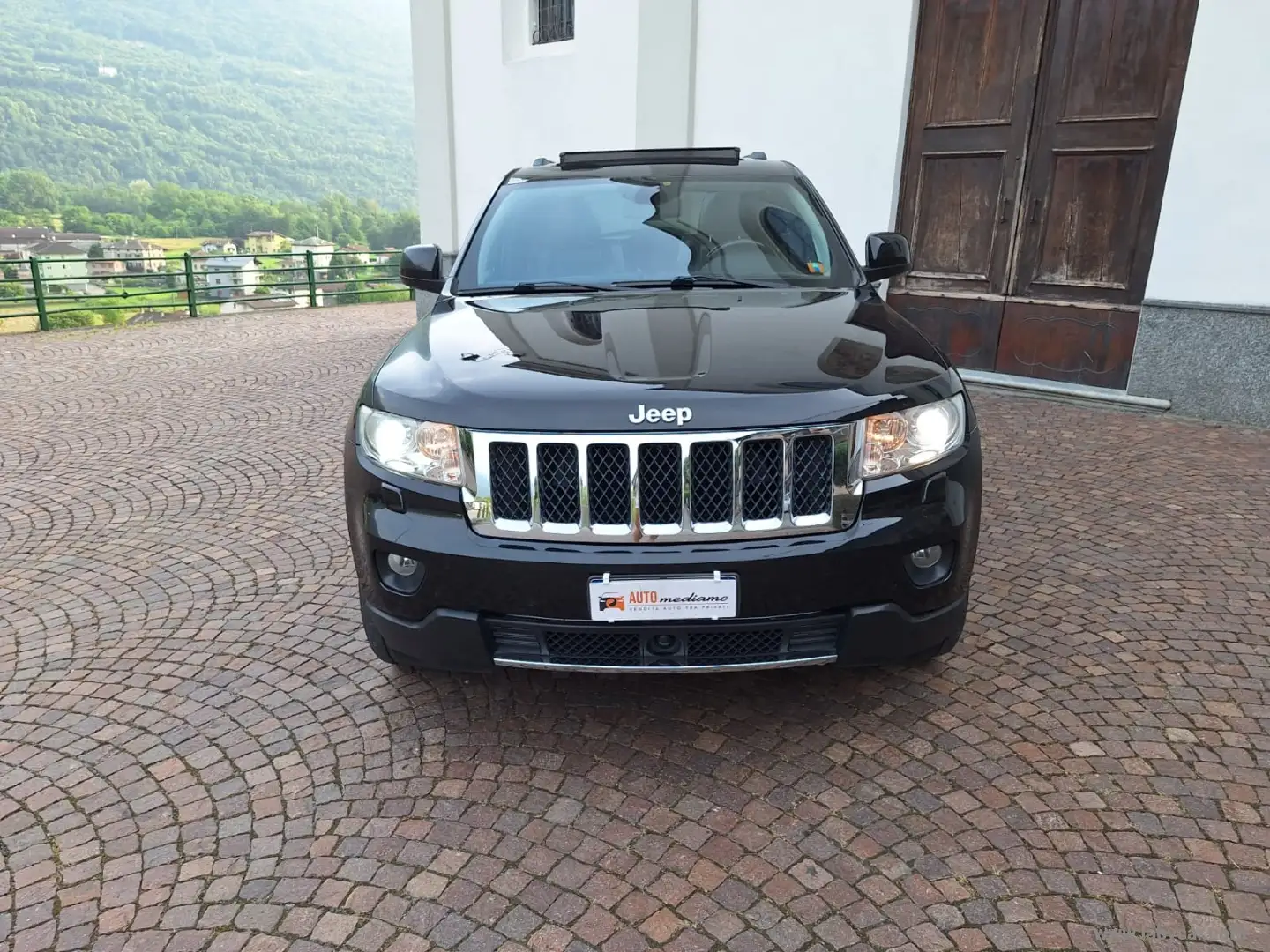 Jeep Grand Cherokee Gr. Cherokee 3.0 241 CV Overland TETTO PELLE ACC Nero - 2