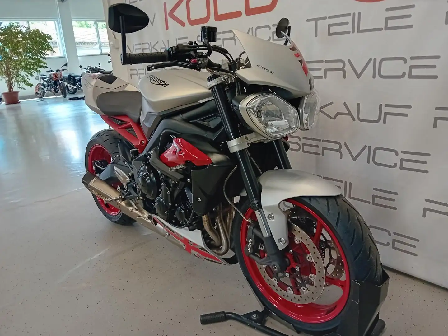 Triumph Street Triple 675 RX Silber - 2