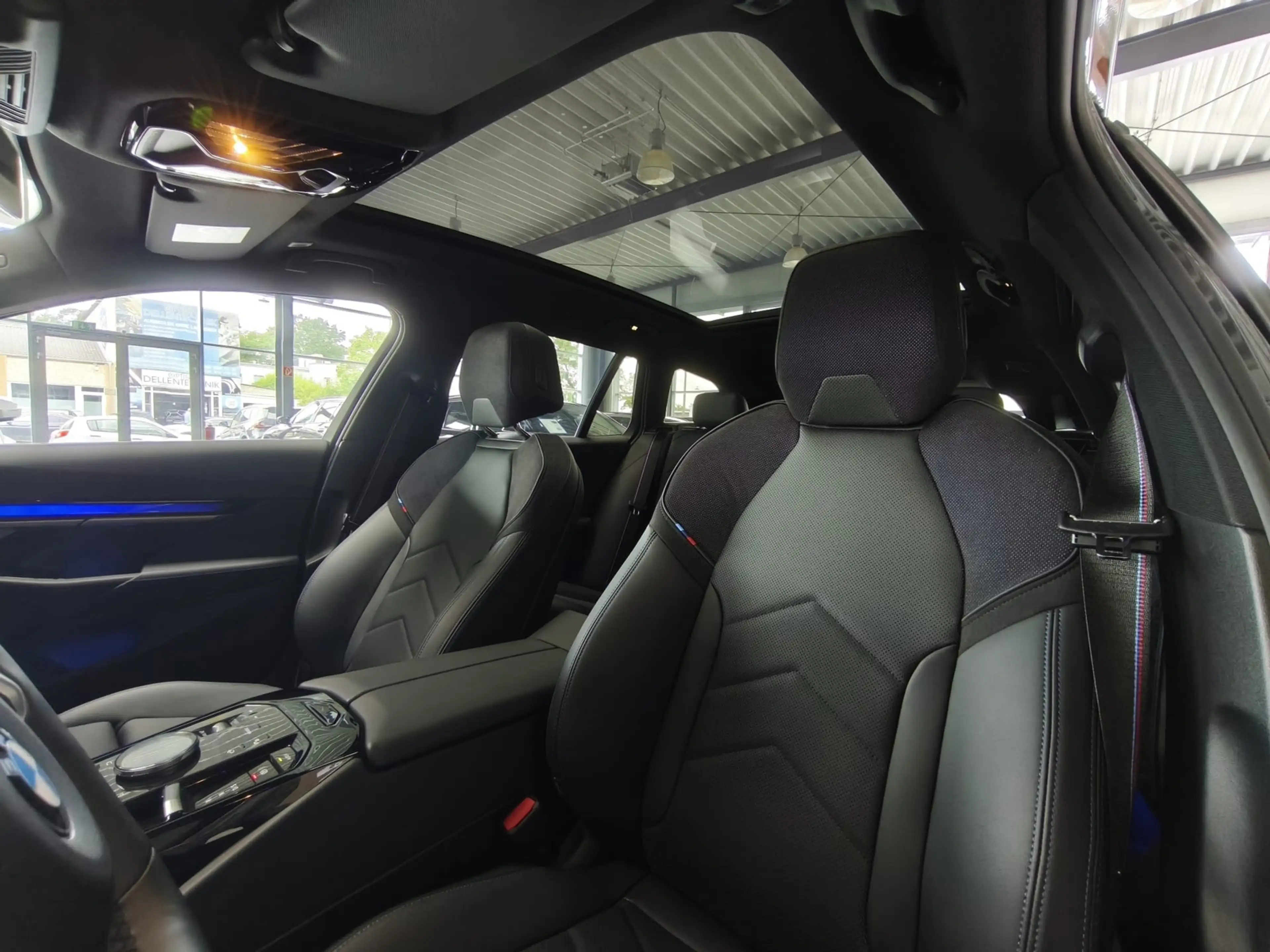 BMW 520 i Tour.M Sport Pro AHK/HUD/Pano/360°/B&W/21" — photo 9
