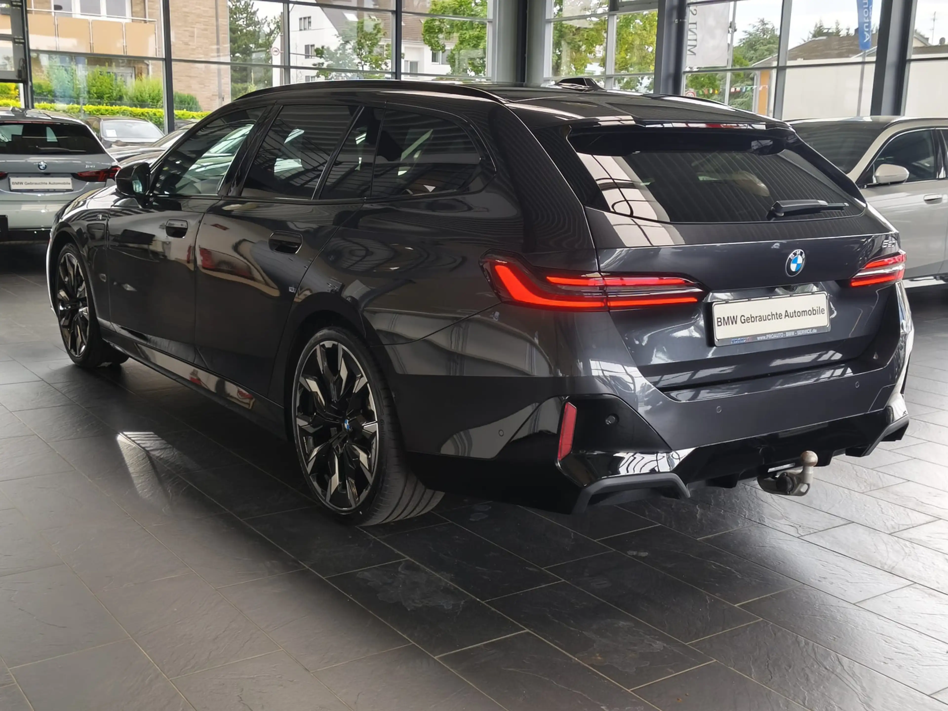 BMW 520 i Tour.M Sport Pro AHK/HUD/Pano/360°/B&W/21" — photo 4