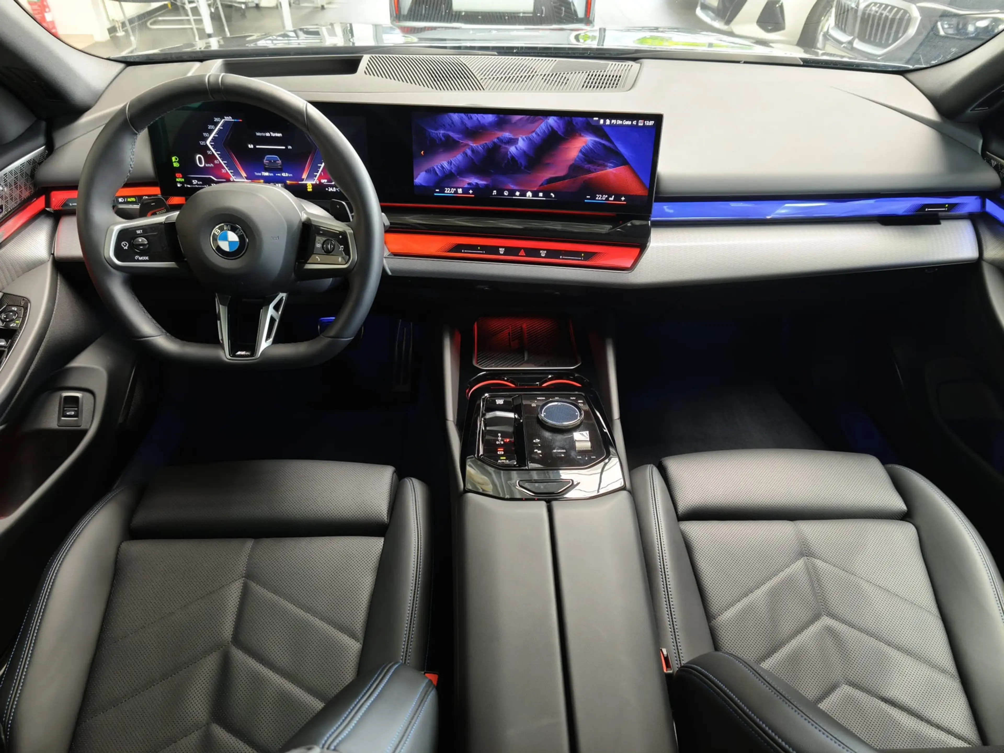 BMW 520 i Tour.M Sport Pro AHK/HUD/Pano/360°/B&W/21" — photo 12