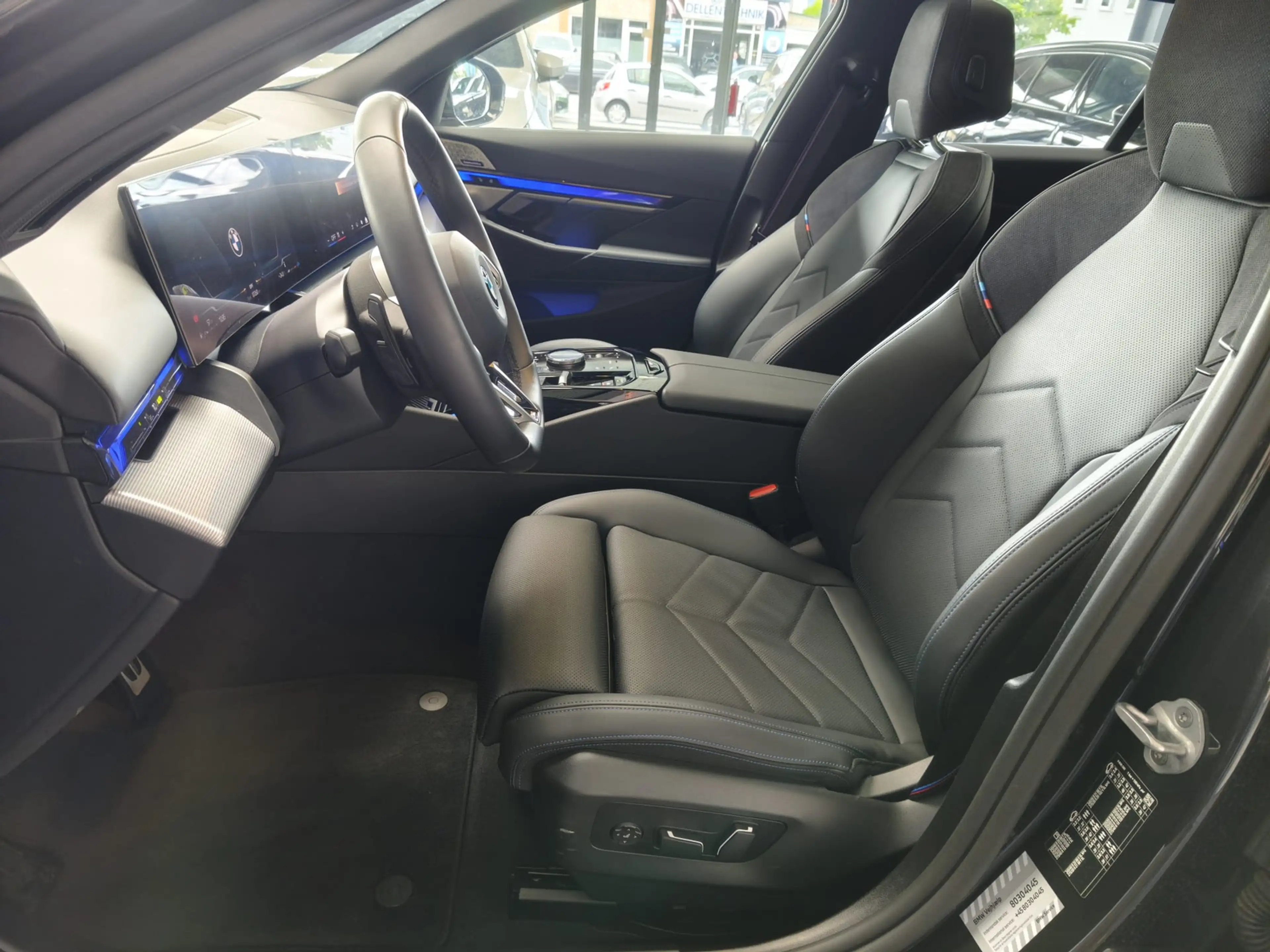 BMW 520 i Tour.M Sport Pro AHK/HUD/Pano/360°/B&W/21" — photo 8