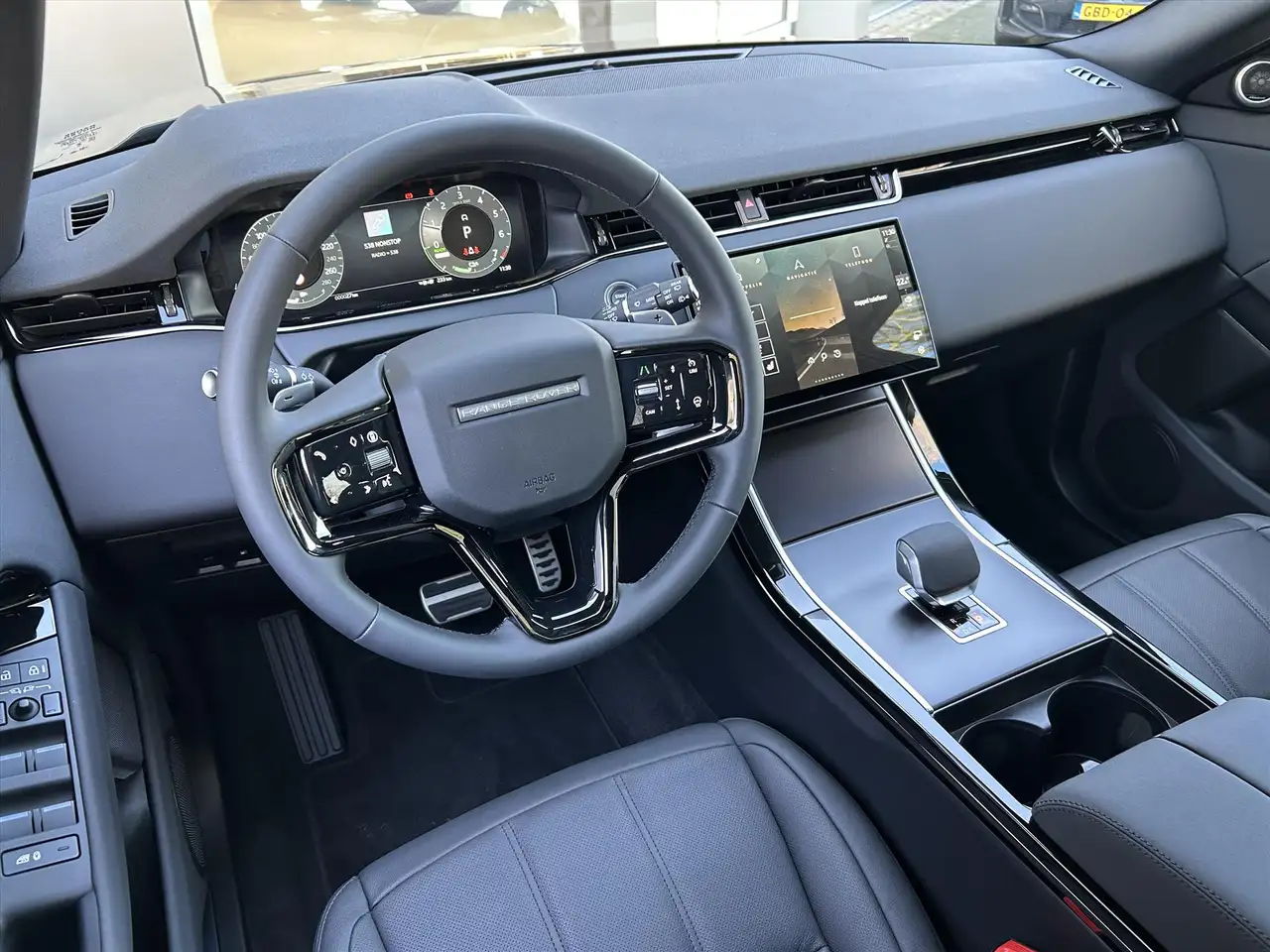 Land Rover Range Rover Evoque 2026 — фото 7