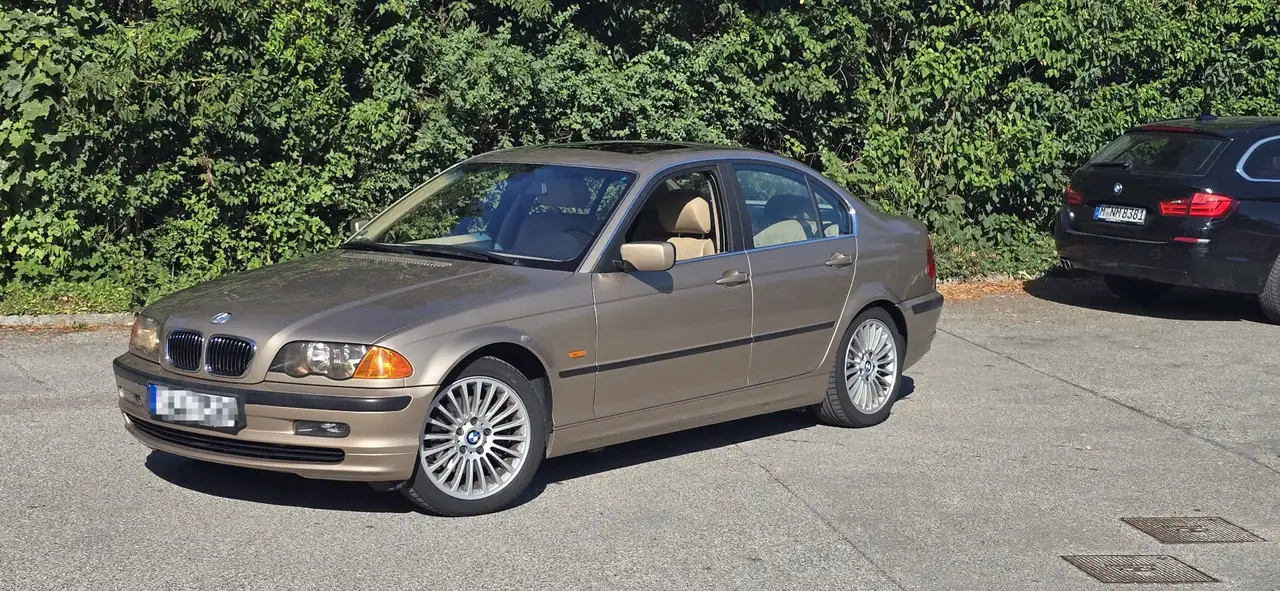 BMW 325i, foto 1