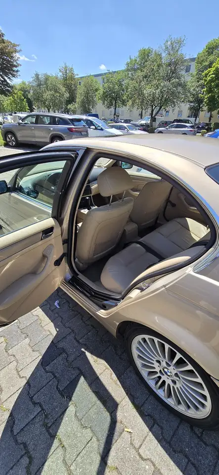 BMW 325i, foto 7
