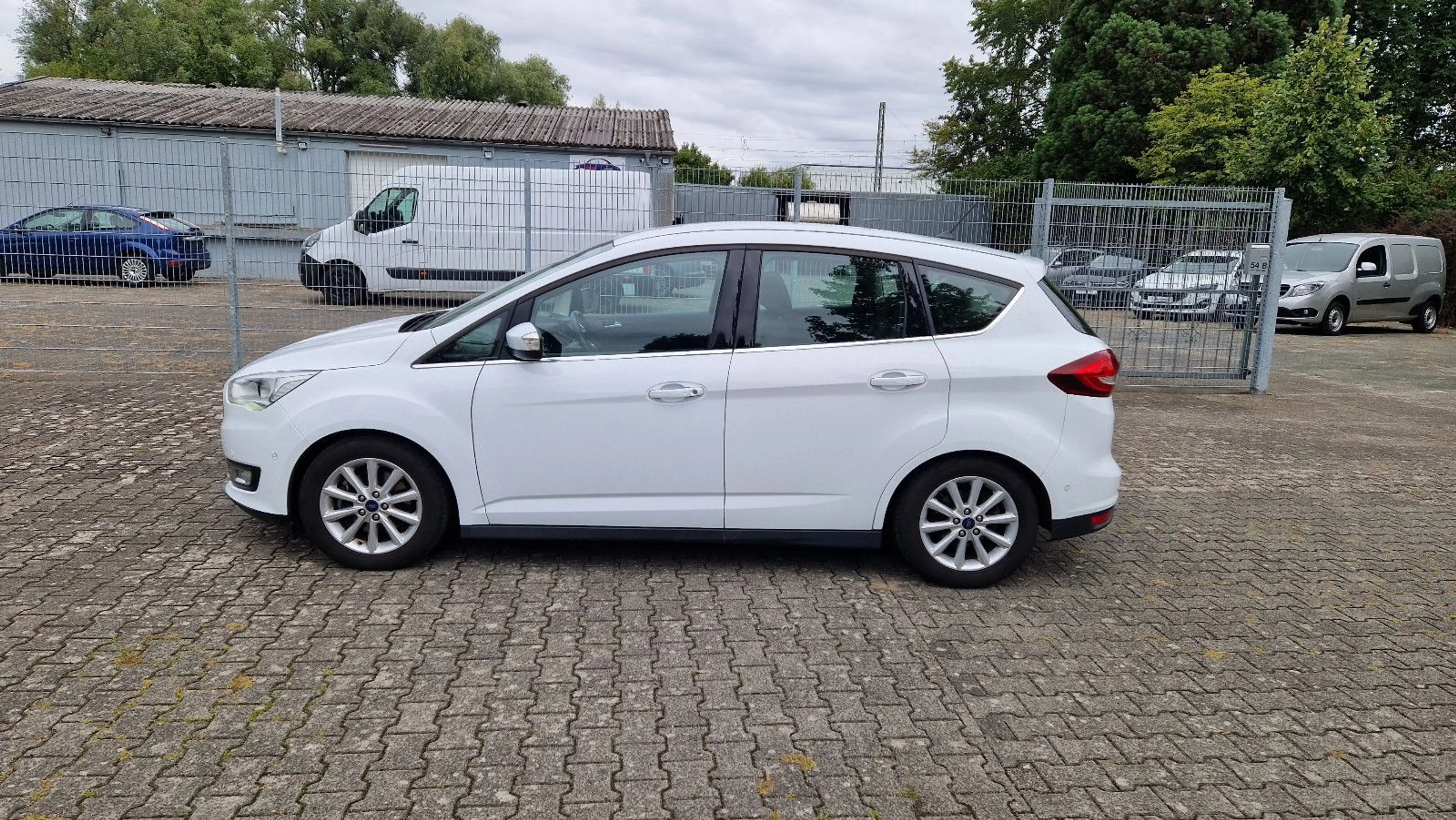 Ford C-Max C-MAX Titanium 1.5 EcoBoost 1.Hd Rf Navi — photo 2