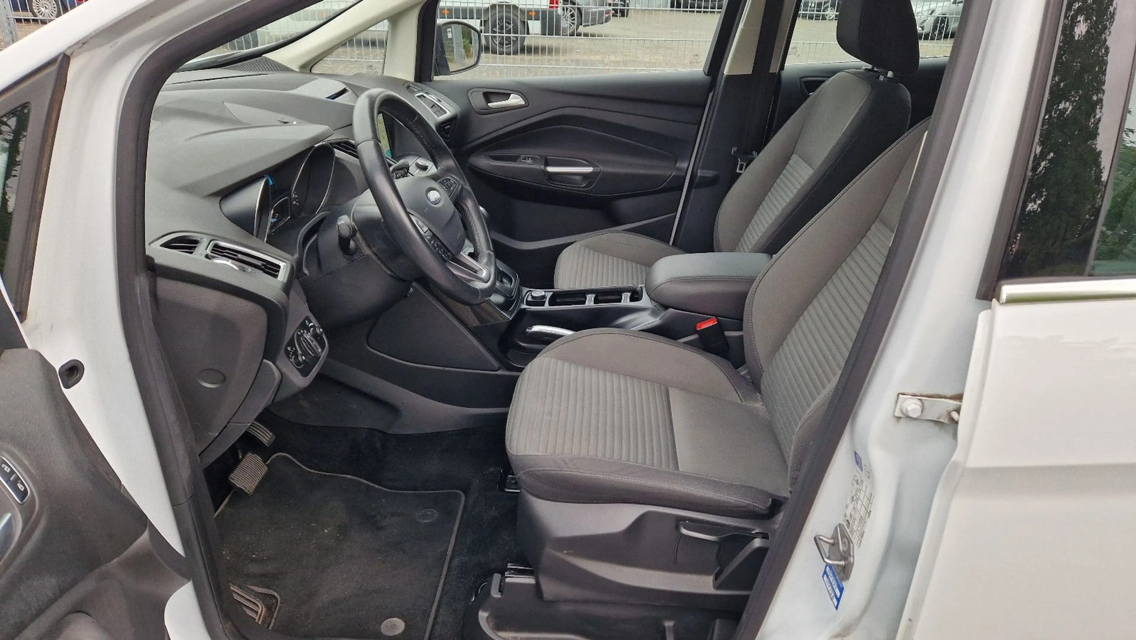 Ford C-Max C-MAX Titanium 1.5 EcoBoost 1.Hd Rf Navi — photo 11
