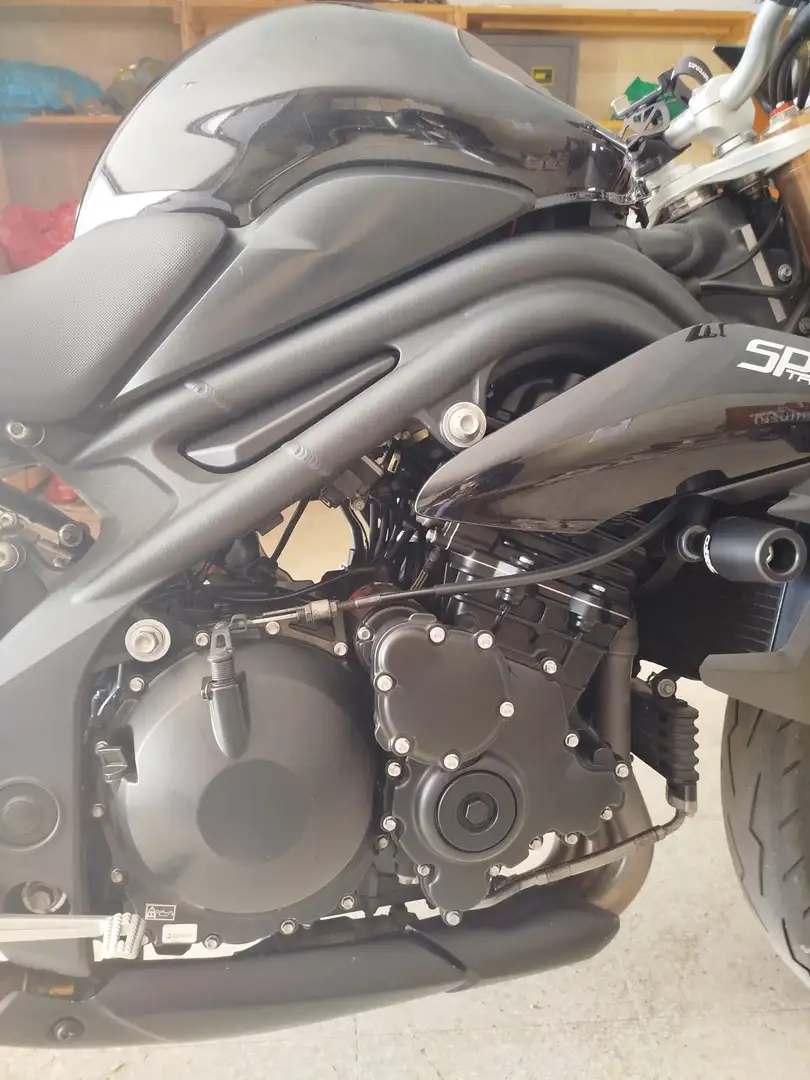 Triumph Speed Triple 1050 Negru - 2