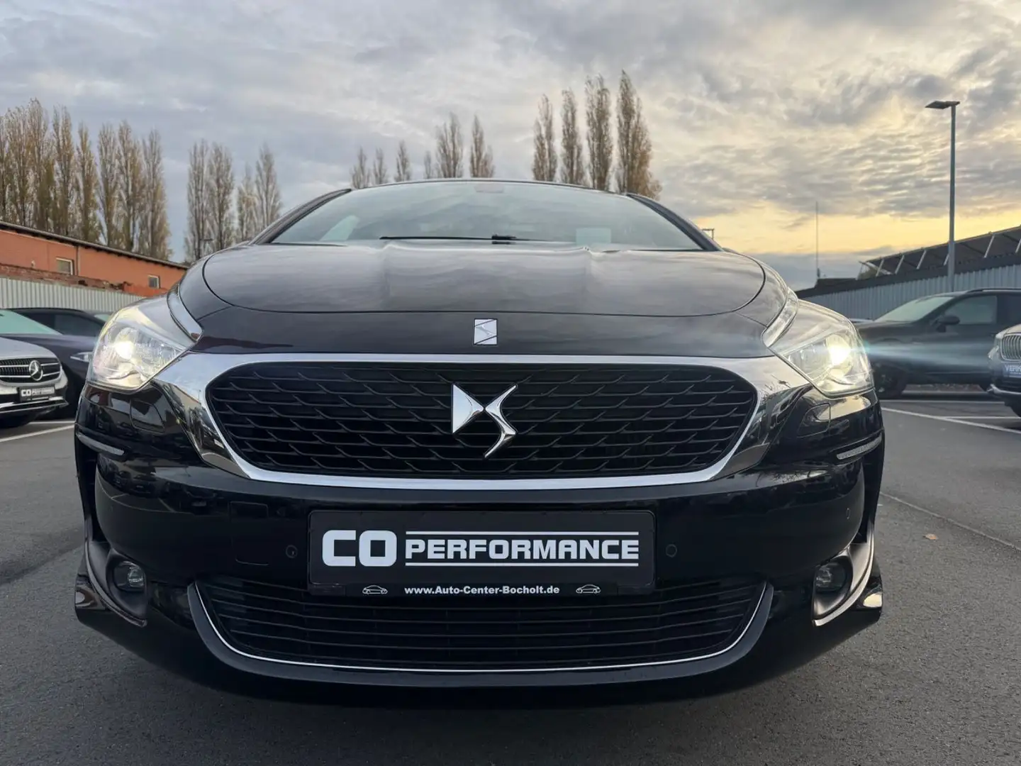 DS Automobiles DS 5 *PANO*MEMORY*HUD*LEDER*RFK*AHK*TEMP*NAVI*TOP Schwarz - 2