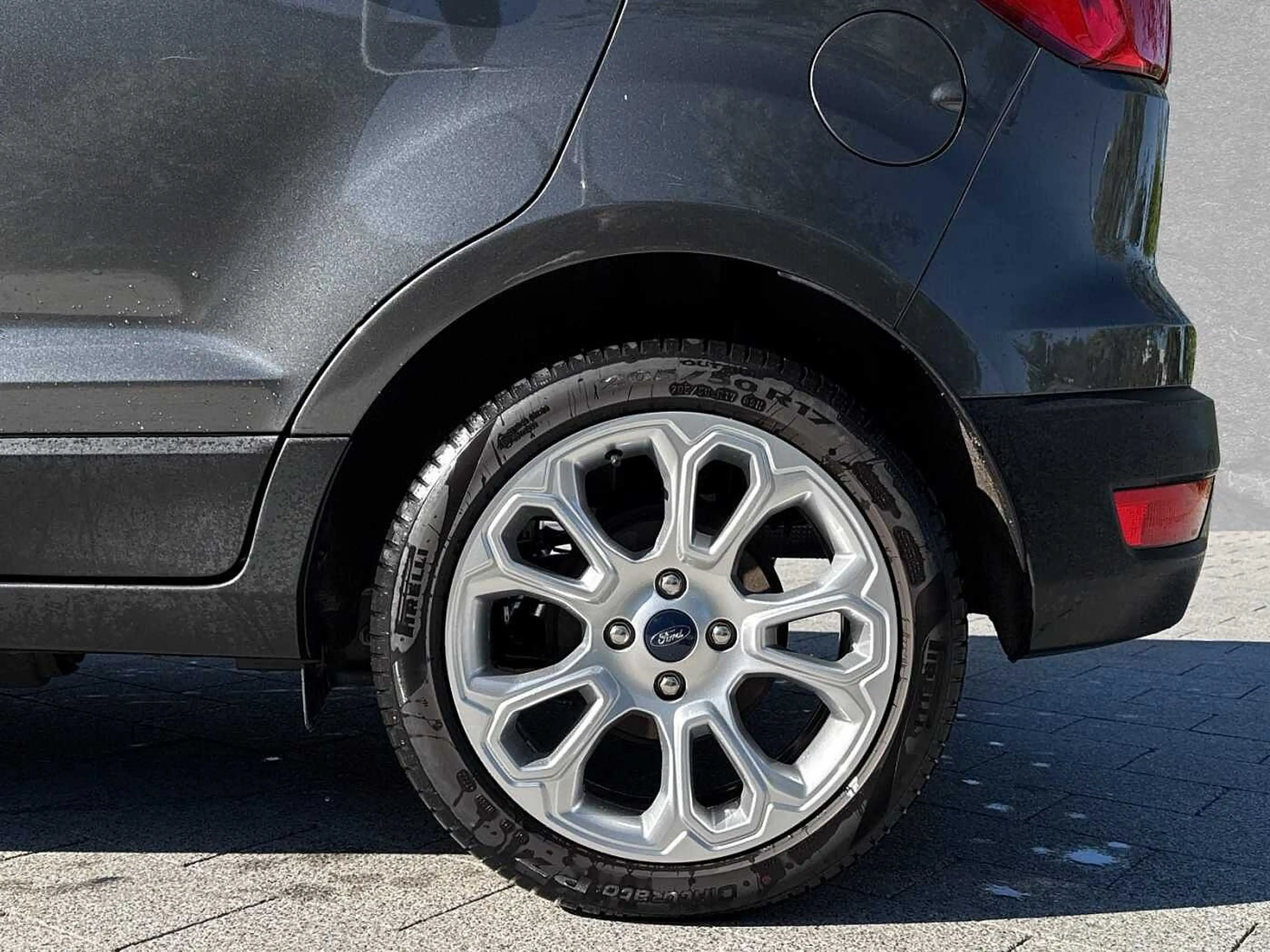 Ford EcoSport 1.0 EcoBoost TITANIUM — photo 9