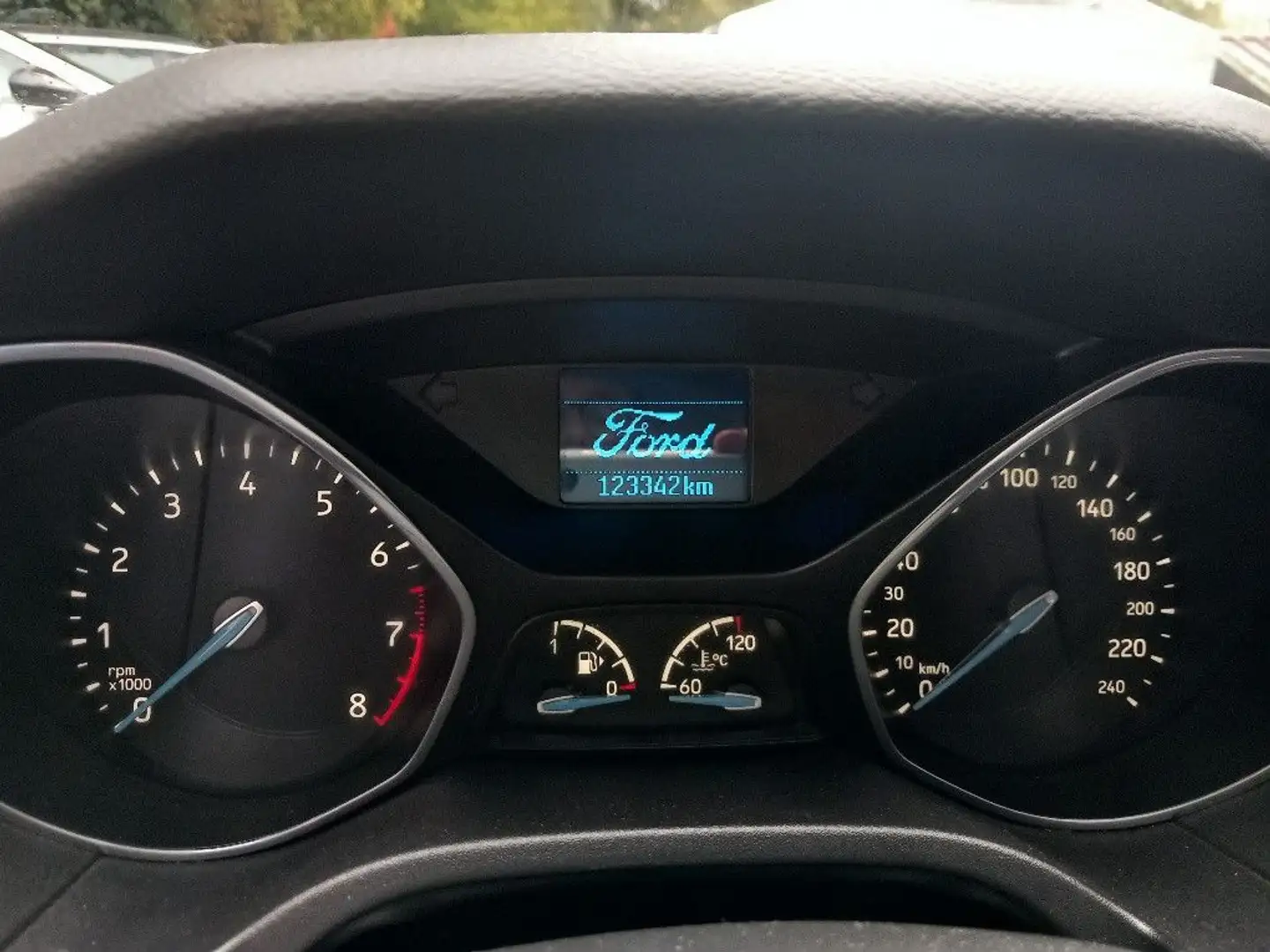 Ford Focus Lim. 1.0 EcoBoost Trend Rot - 2