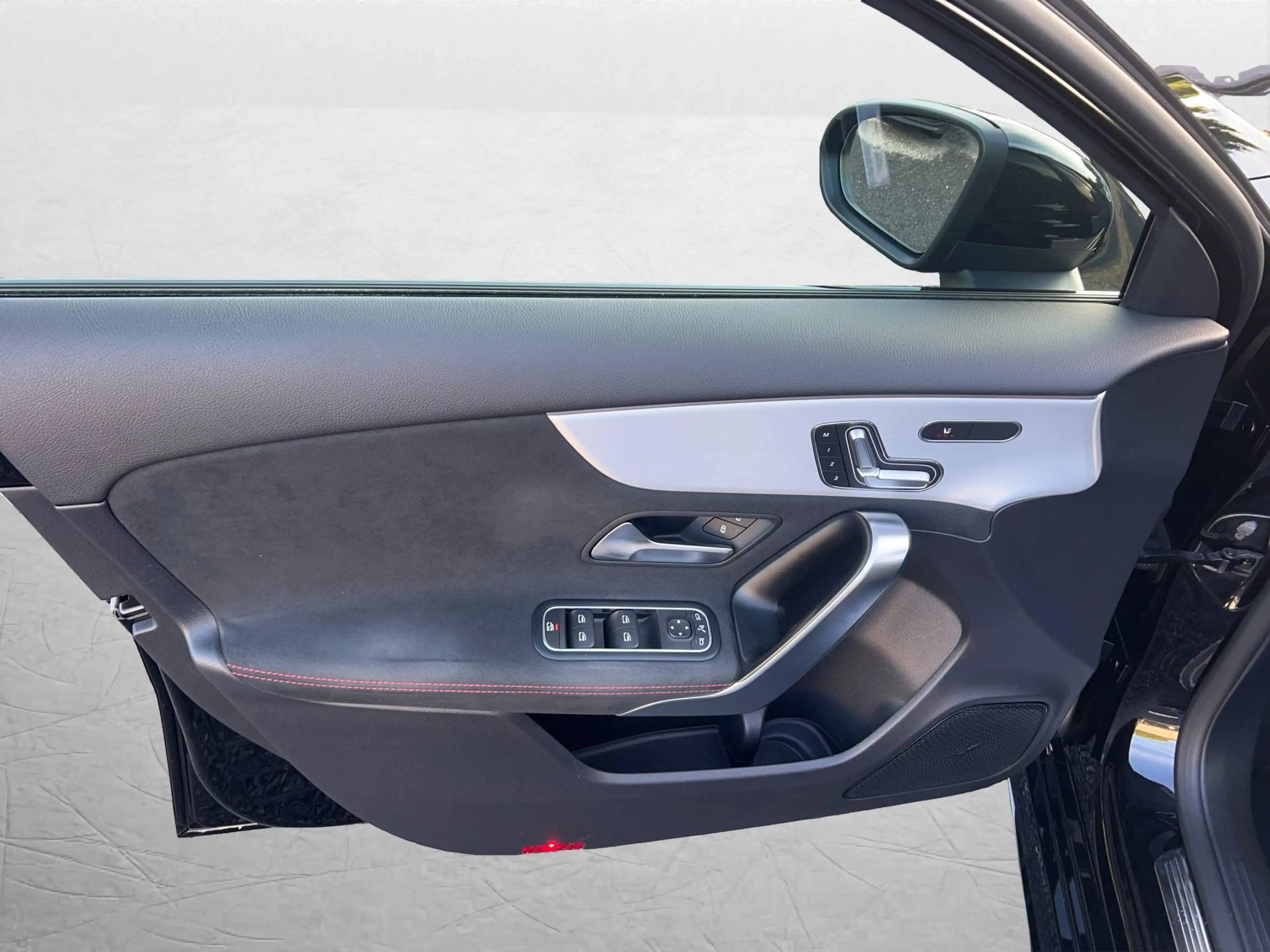 Mercedes-Benz A 35 AMG 4-Matic • BLACKPACK • PANO • LED Multibeam • Rode remklauwen • Memoryseats • Keyless-GO — photo 14