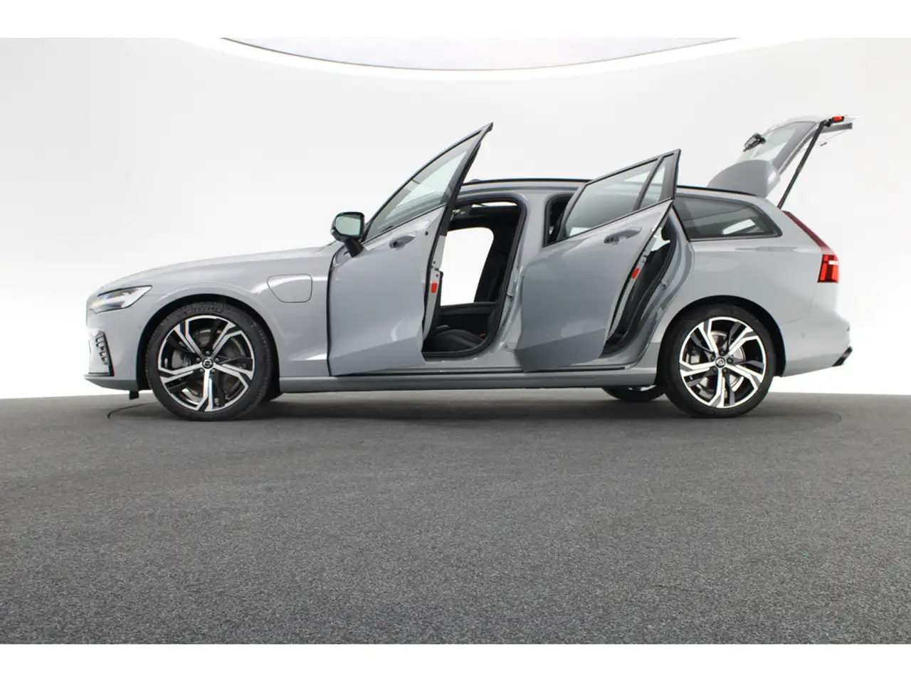 Volvo V60 T8 AWD Plus Dark SHZ H/K STANDHZ LED PANO, миниатюра 17