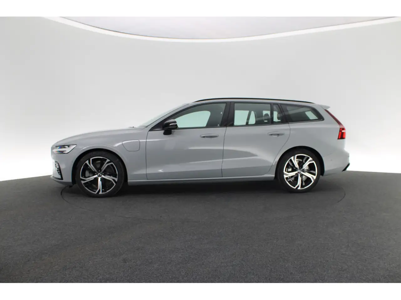 Volvo V60 T8 AWD Plus Dark SHZ H/K STANDHZ LED PANO, миниатюра 2