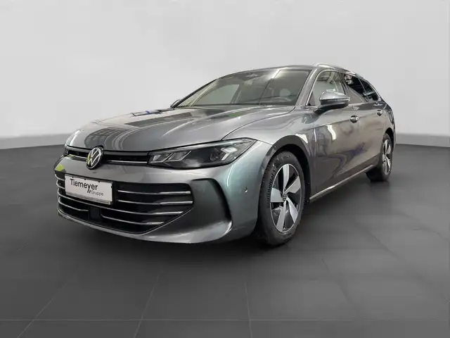 Volkswagen Passat view 2