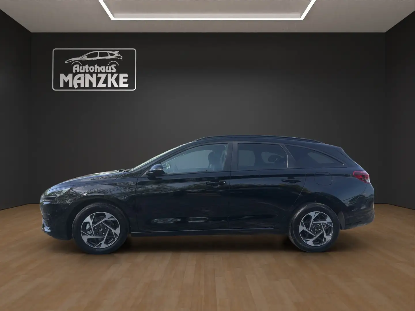 Hyundai i30 Kombi 1.5T-GDI MHEV DCT Family / Navi / Schwarz - 2