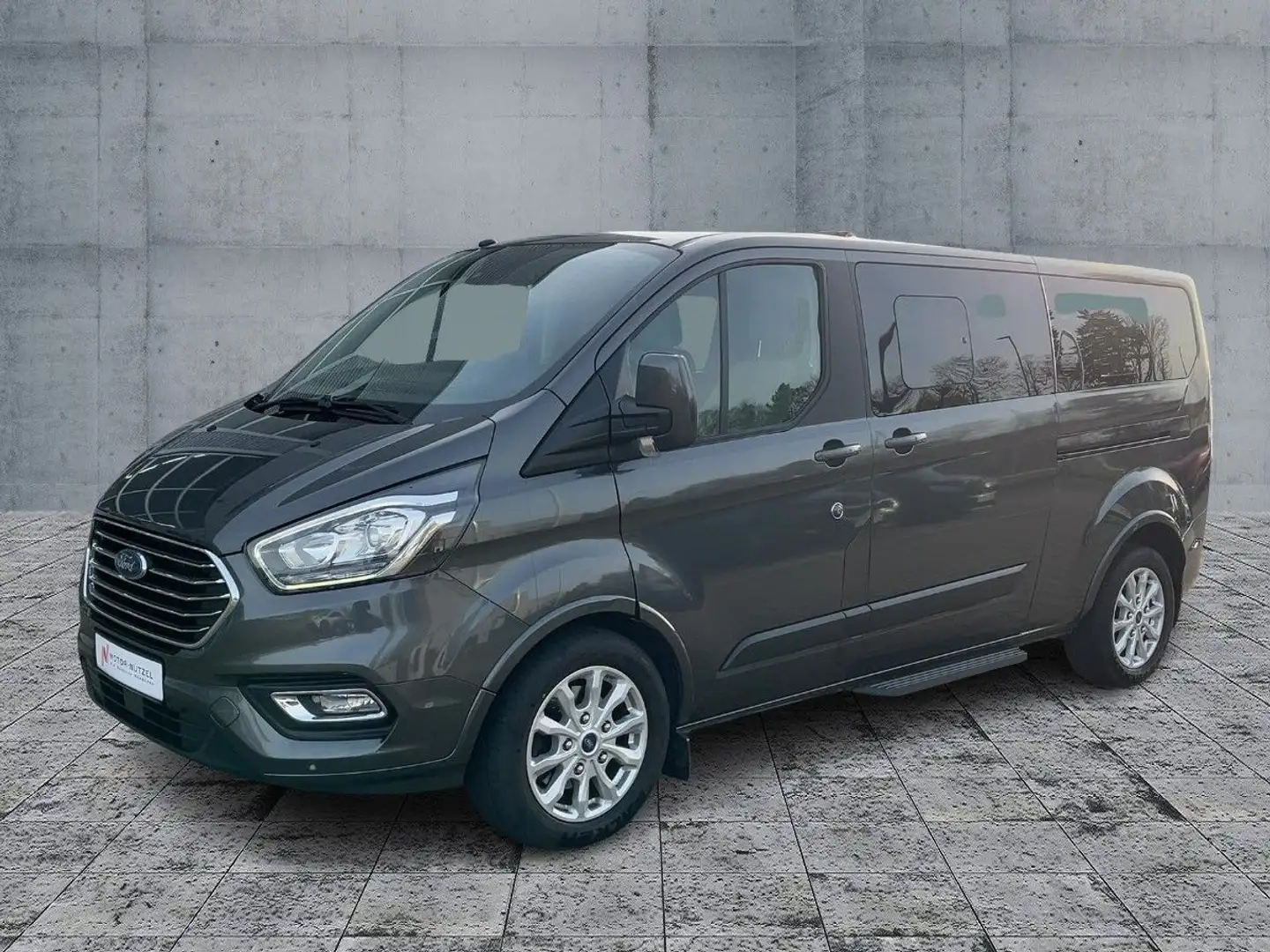 Ford Tourneo Custom 2.0 TDCi L2 TREND SHZ+RFK+GRA+AHK Grijs - 2