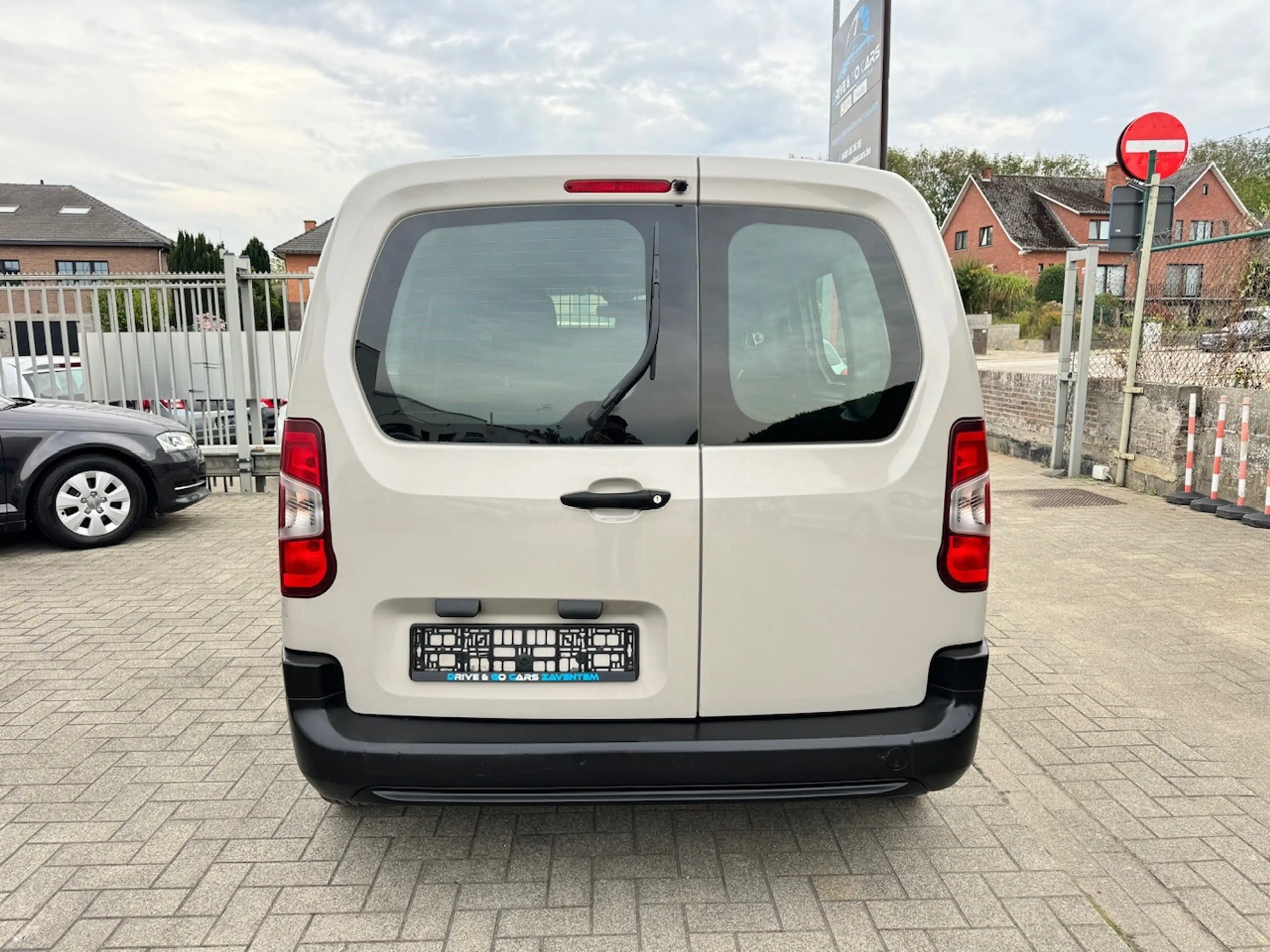 Peugeot Partner 1.6 BlueHDi - CarPlay ** 1 JAAR GARANTIE ** !! — photo 4