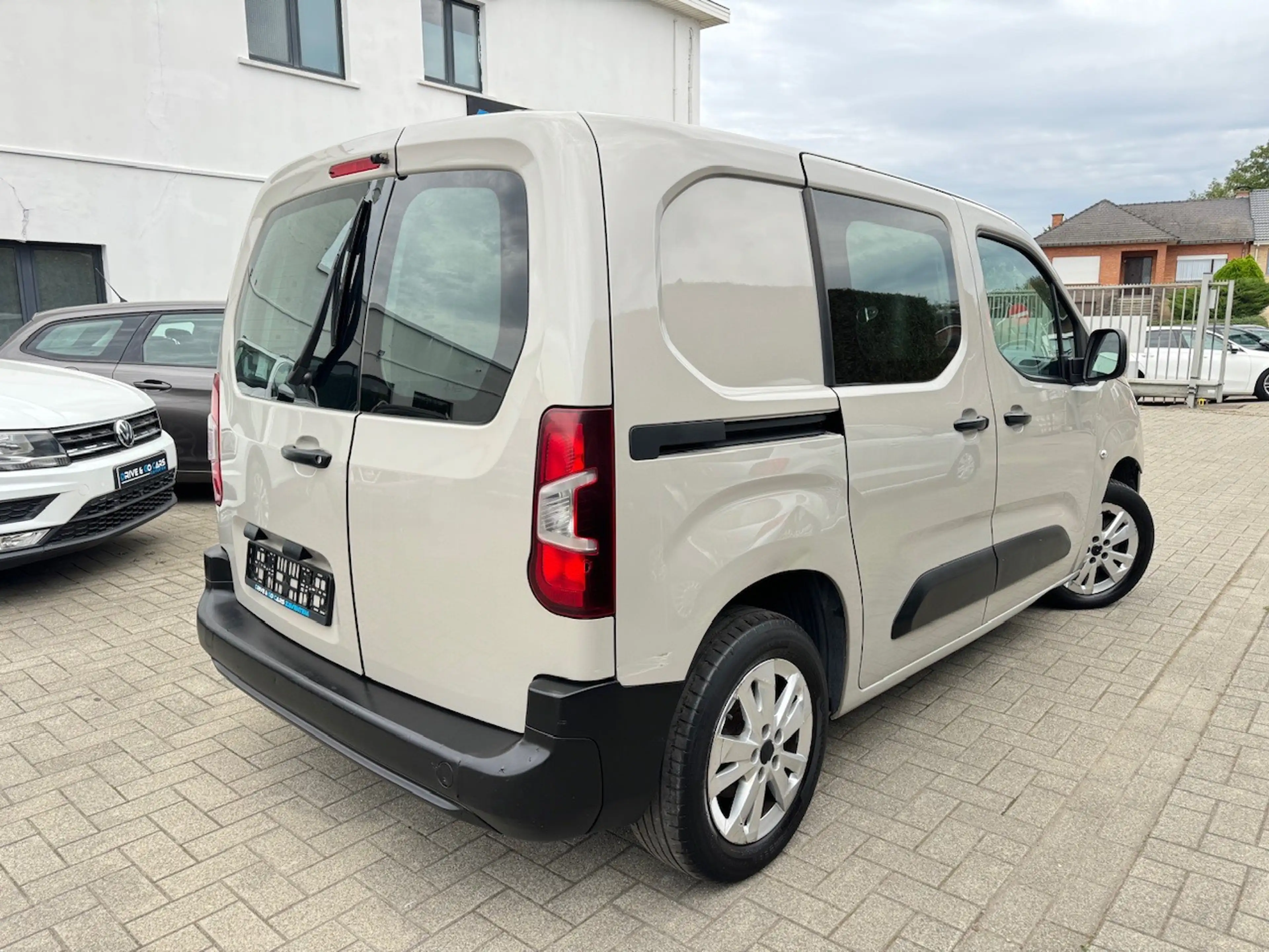 Peugeot Partner 1.6 BlueHDi - CarPlay ** 1 JAAR GARANTIE ** !! — photo 6