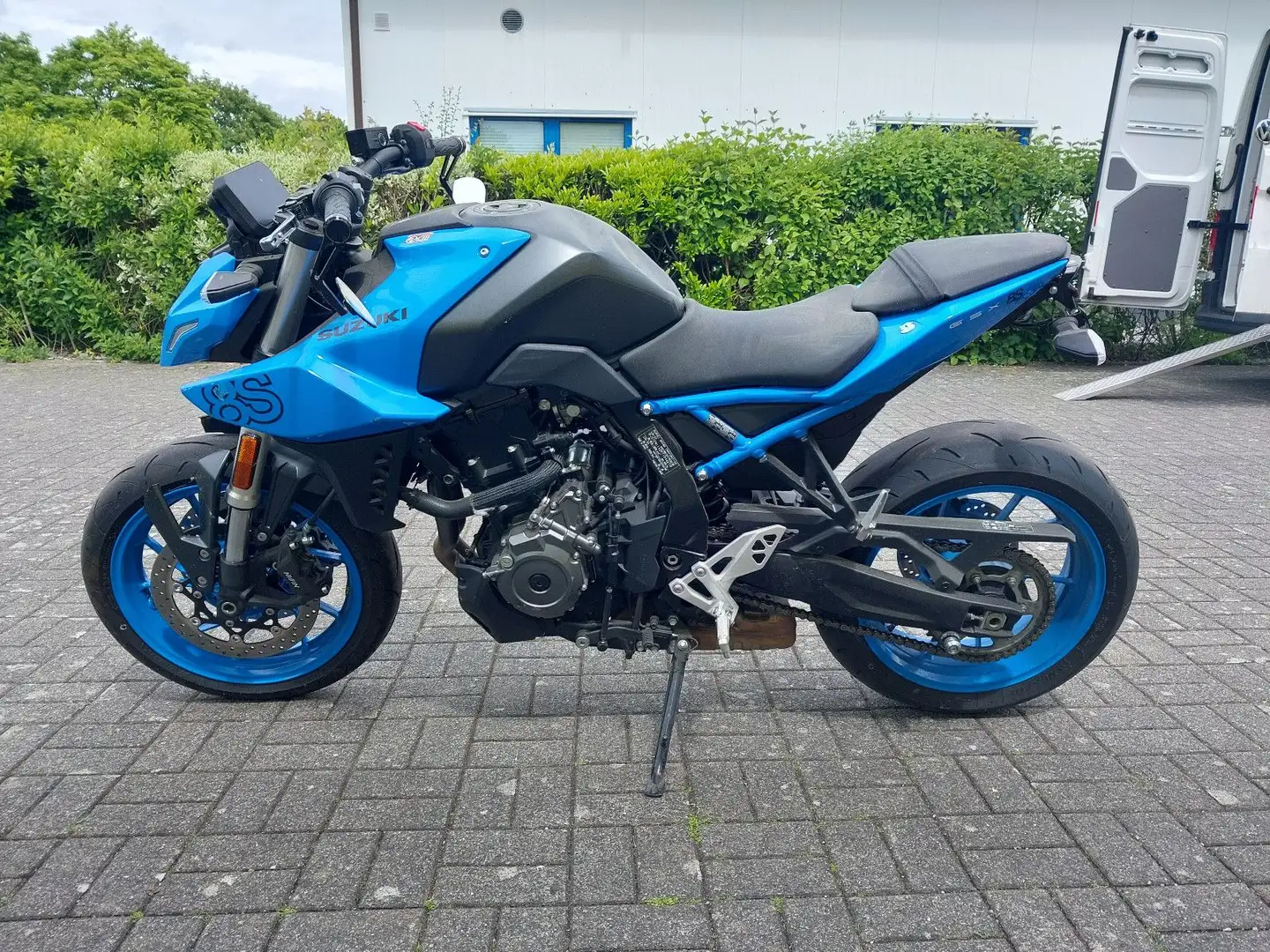 Suzuki GSX 8S Blau - 2