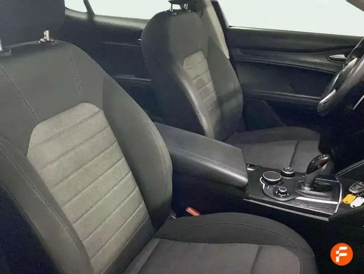 Alfa Romeo Stelvio 2017, foto 26