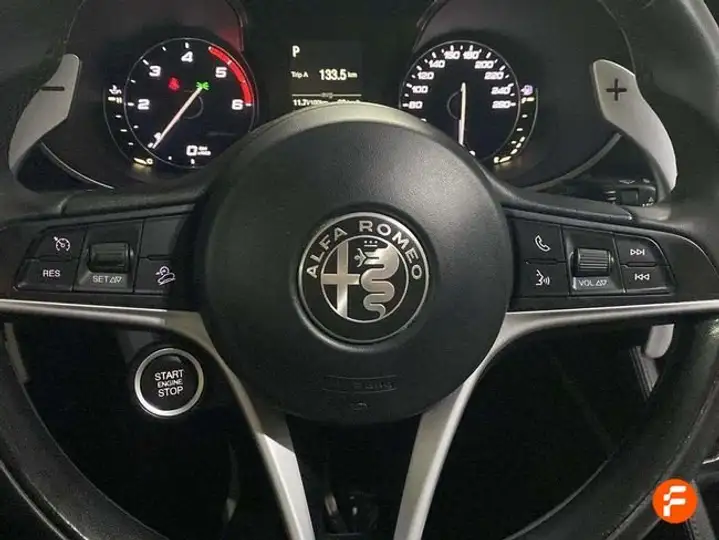 Alfa Romeo Stelvio 2017, foto 11
