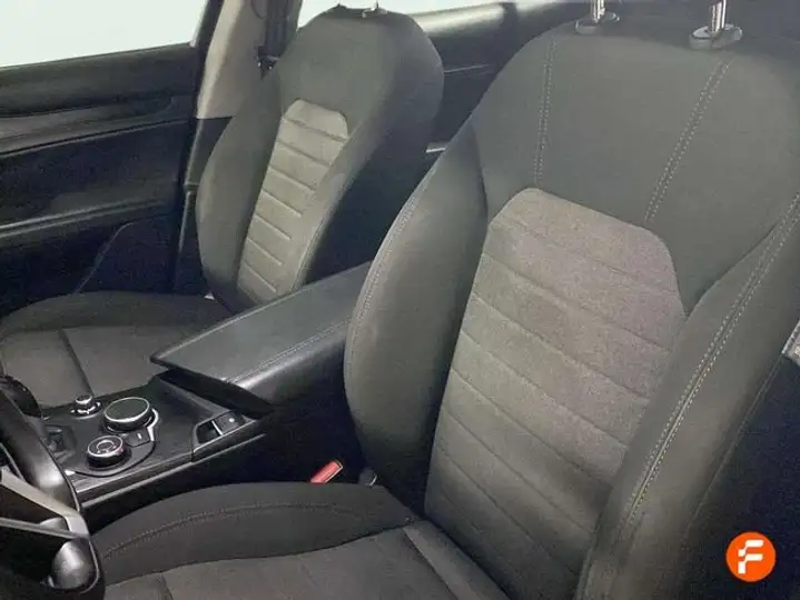 Alfa Romeo Stelvio 2017, foto 25