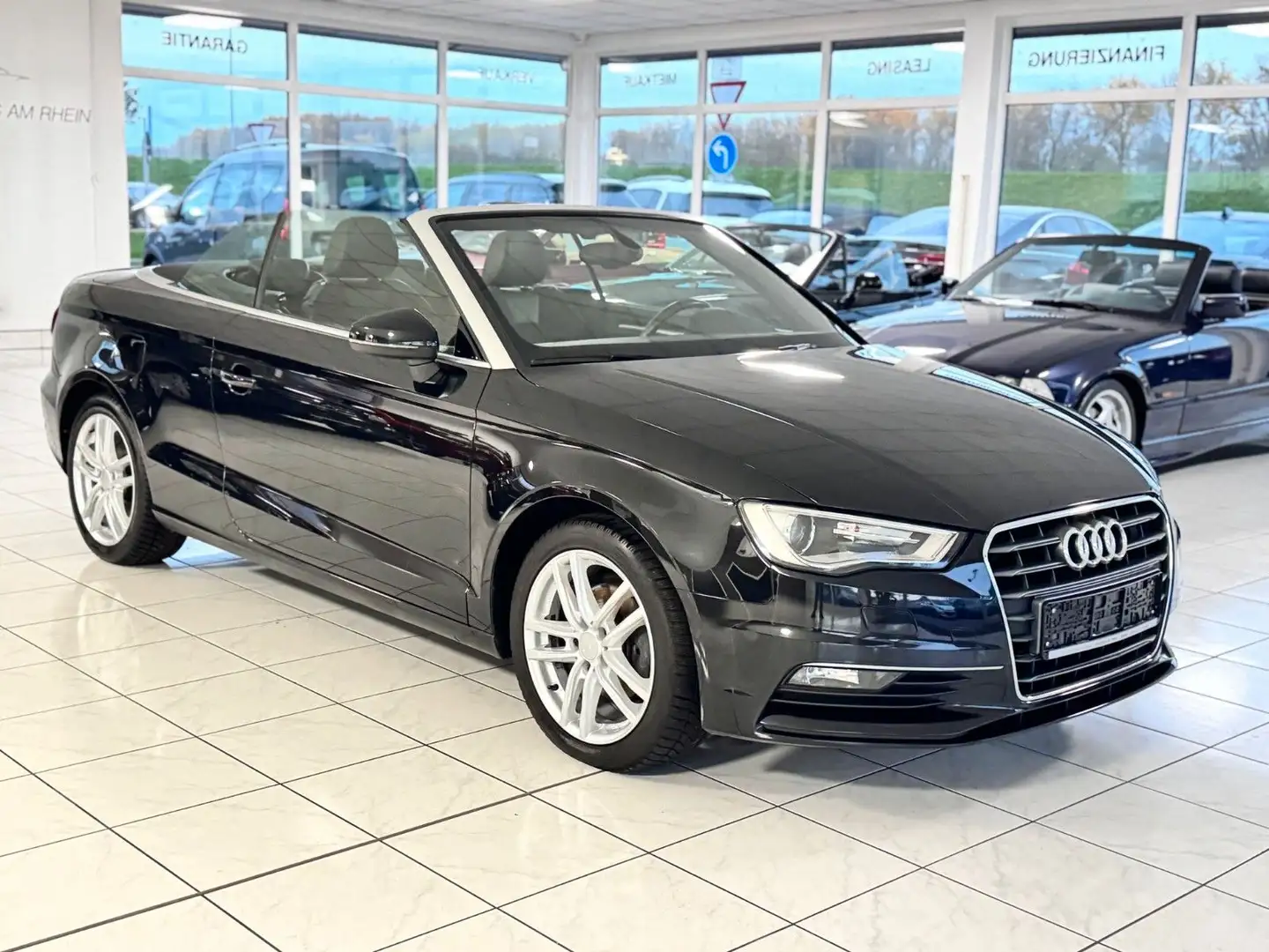 Audi A3 Cabriolet ambition+Bi-Xenon+Navi+Leder+2.Hand Schwarz - 1