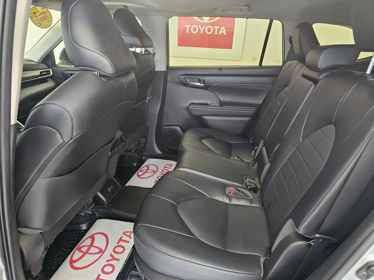 Toyota Highlander снимка Toyota Highlander