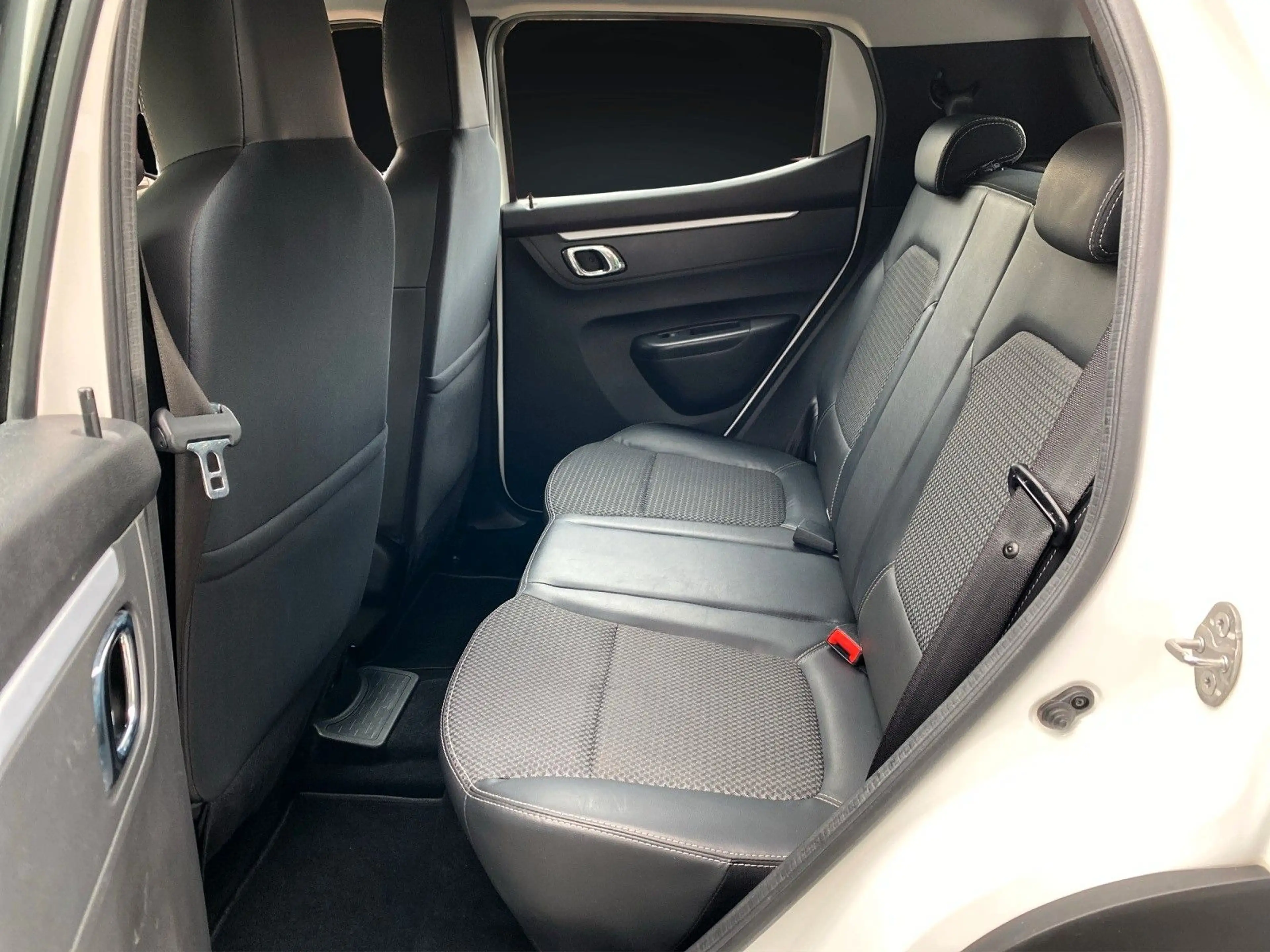 Dacia Spring Electric ESSENTIAL NAVI-KAMERA-LEDER-LED — photo 14