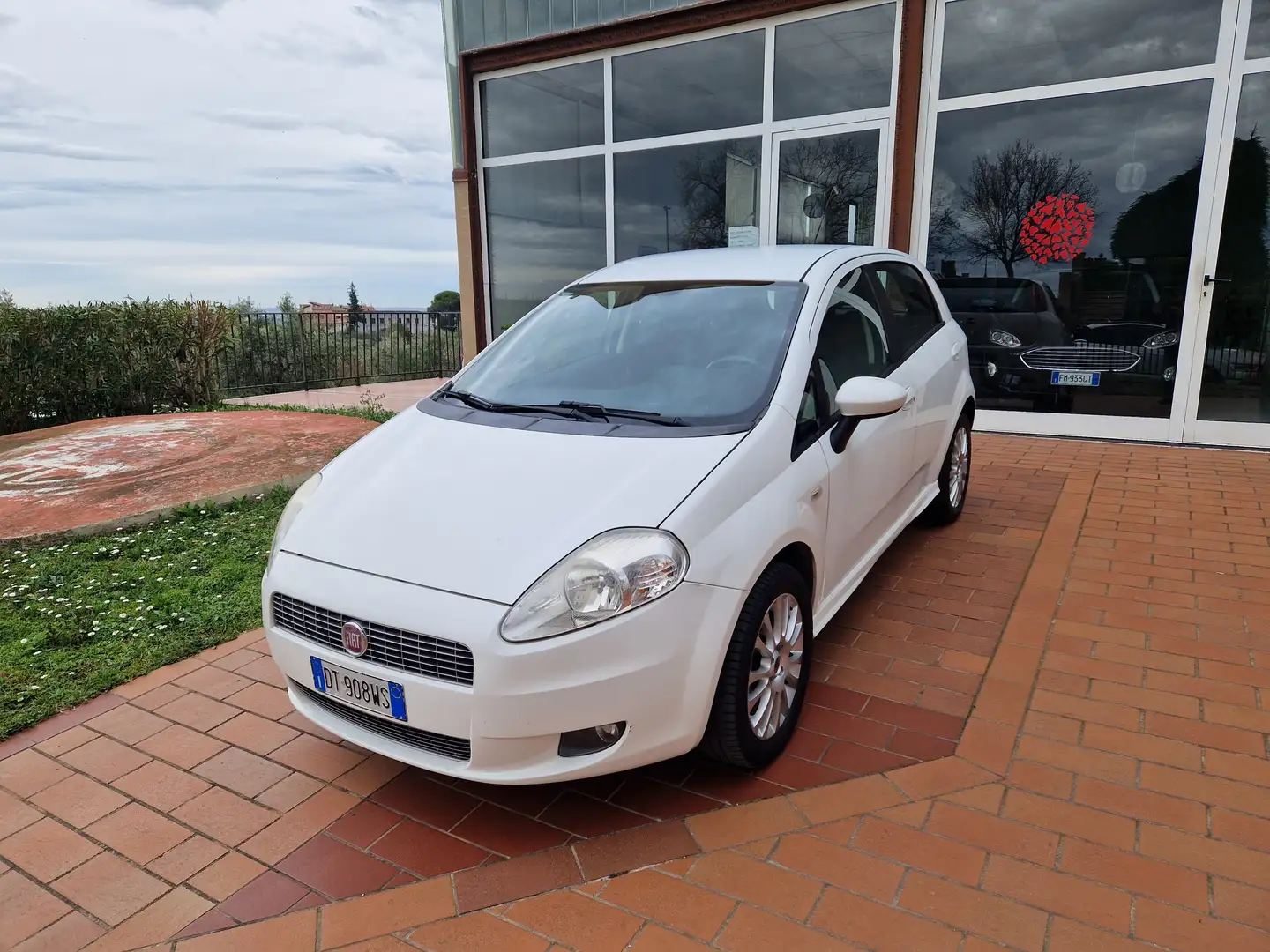 Fiat Grande Punto Grande Punto 5p 1.4 natural power Dynamic 77cv Bianco - 1